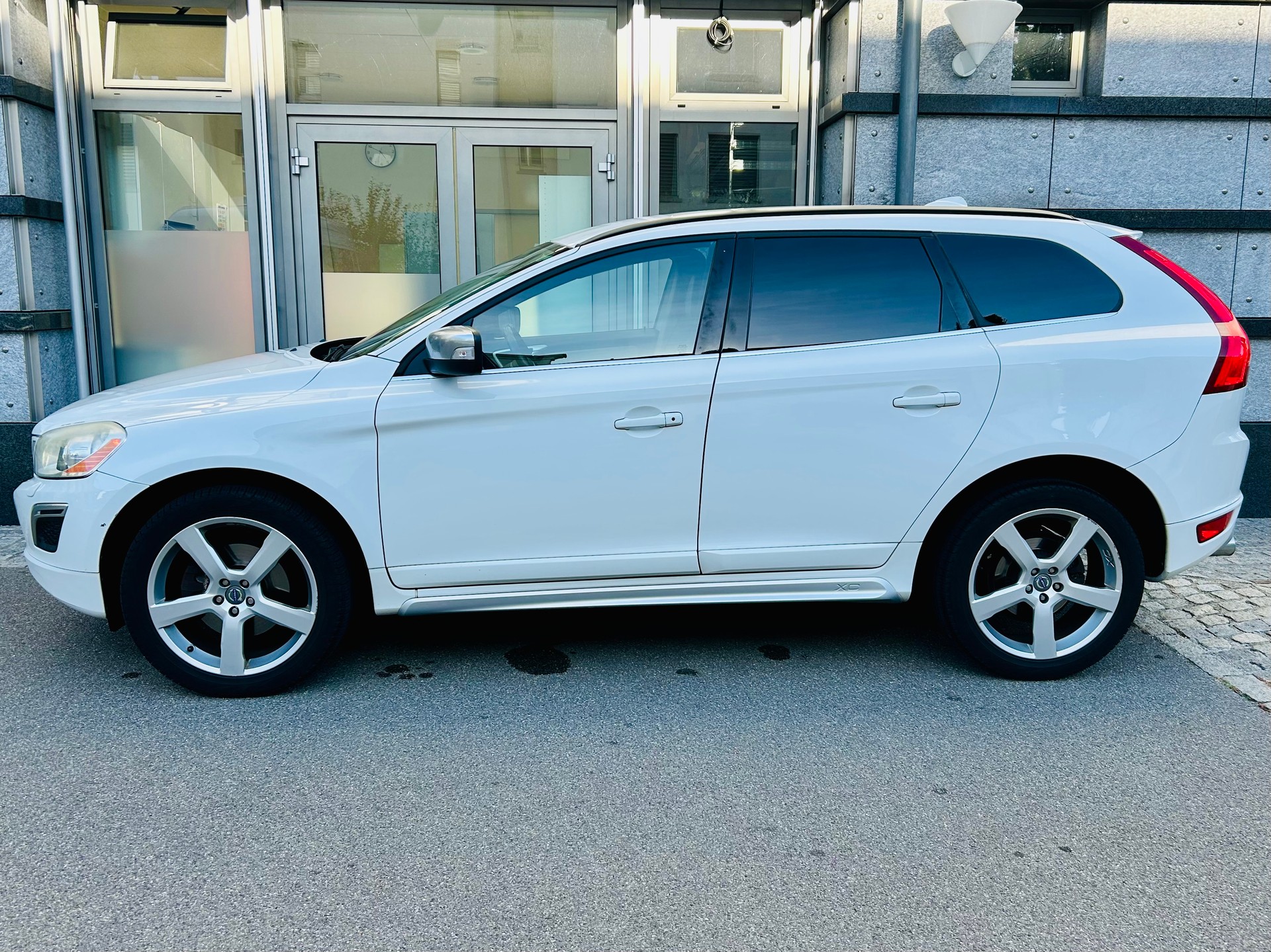 VOLVO XC60 D3 AWD R-Design-image-7