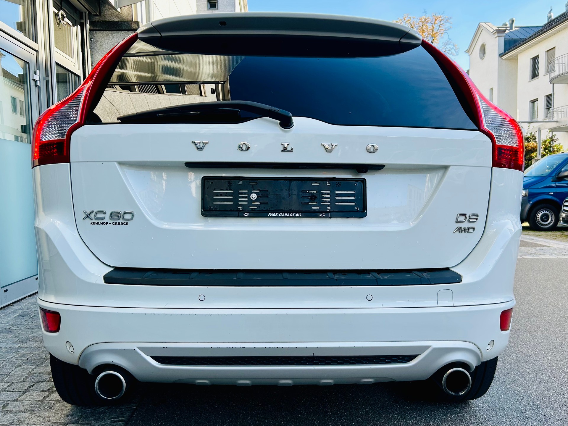 VOLVO XC60 D3 AWD R-Design-image-2