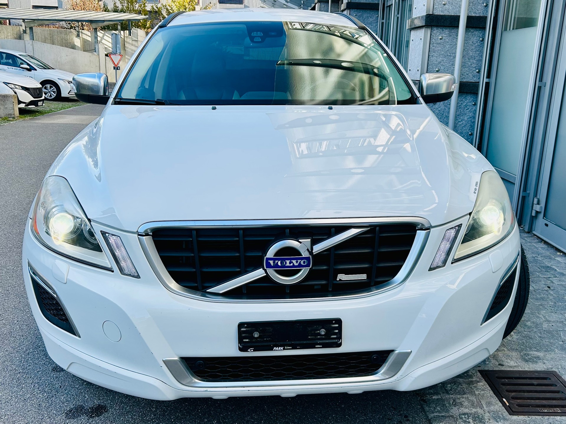 VOLVO XC60 D3 AWD R-Design-image-6
