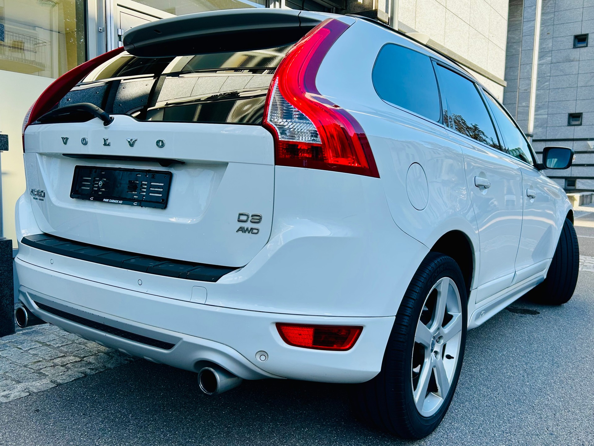 VOLVO XC60 D3 AWD R-Design-image-13