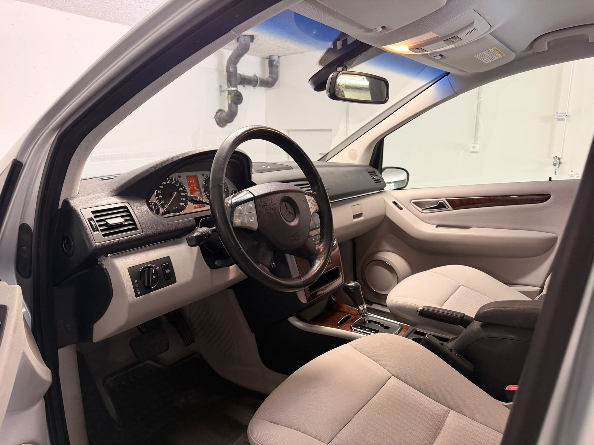 MERCEDES-BENZ B 200 T-image-8