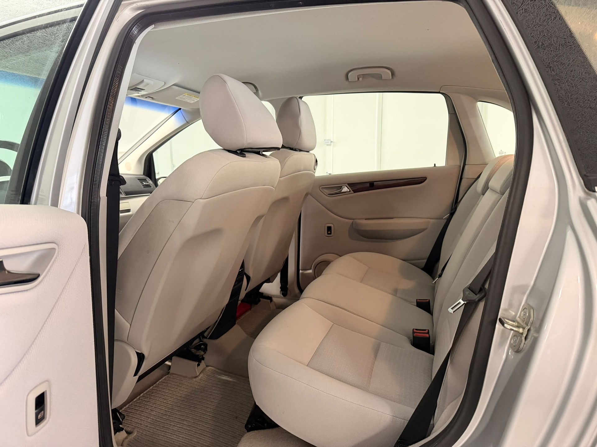 MERCEDES-BENZ B 200 T-image-9