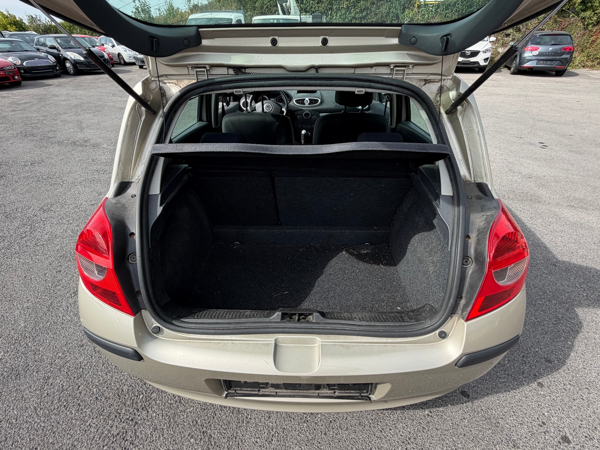 RENAULT Clio 1.4 16V Expression-image-6