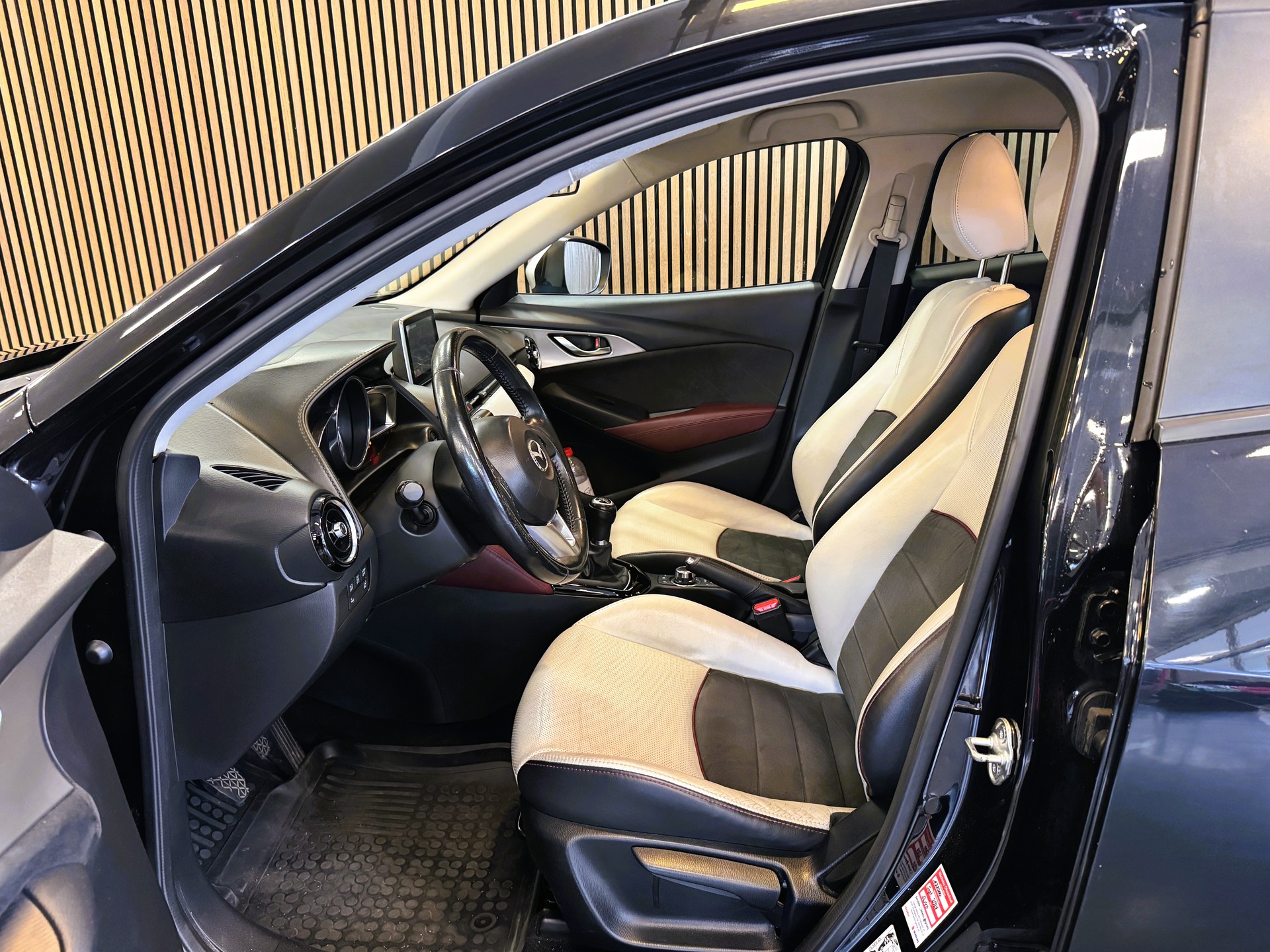 MAZDA CX-3 2.0 Ambition AWD-image-12