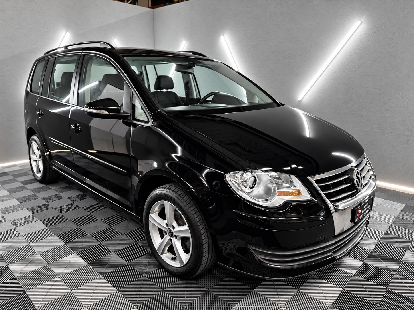 VW Touran 2.0 TDI Trendline-image-0