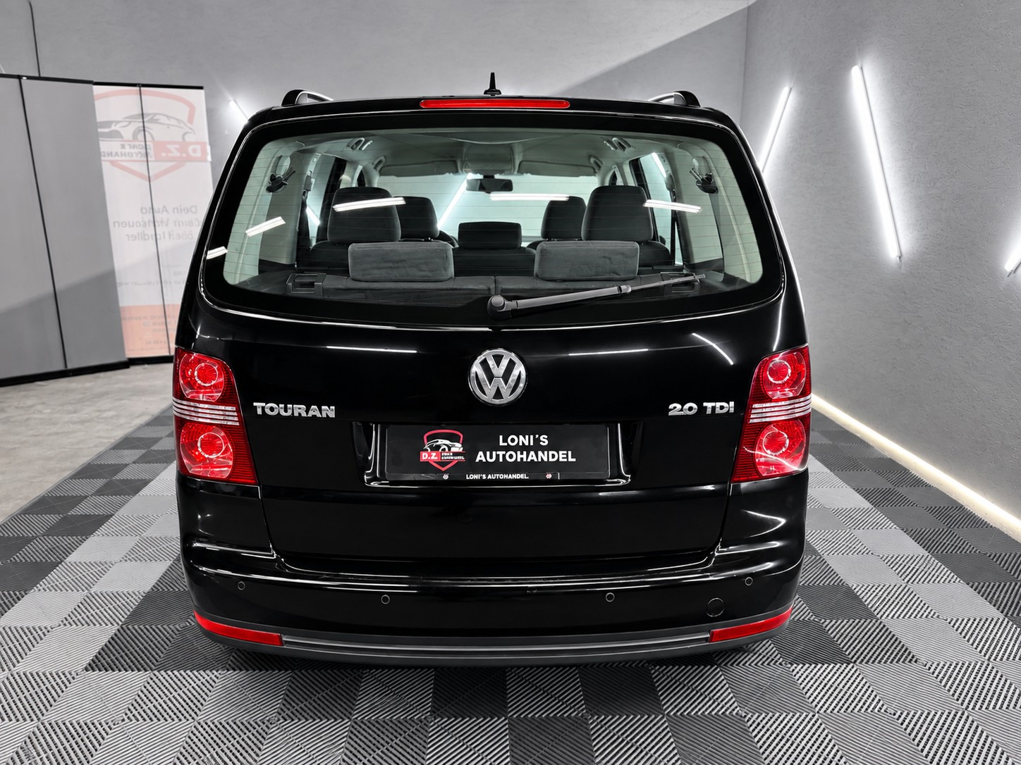 VW Touran 2.0 TDI Trendline-image-5