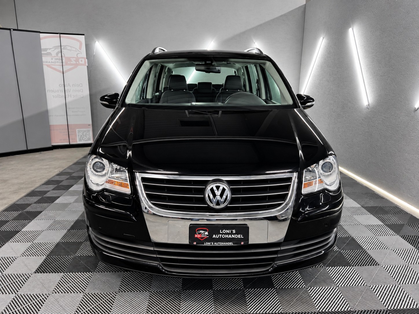 VW Touran 2.0 TDI Trendline-image-1