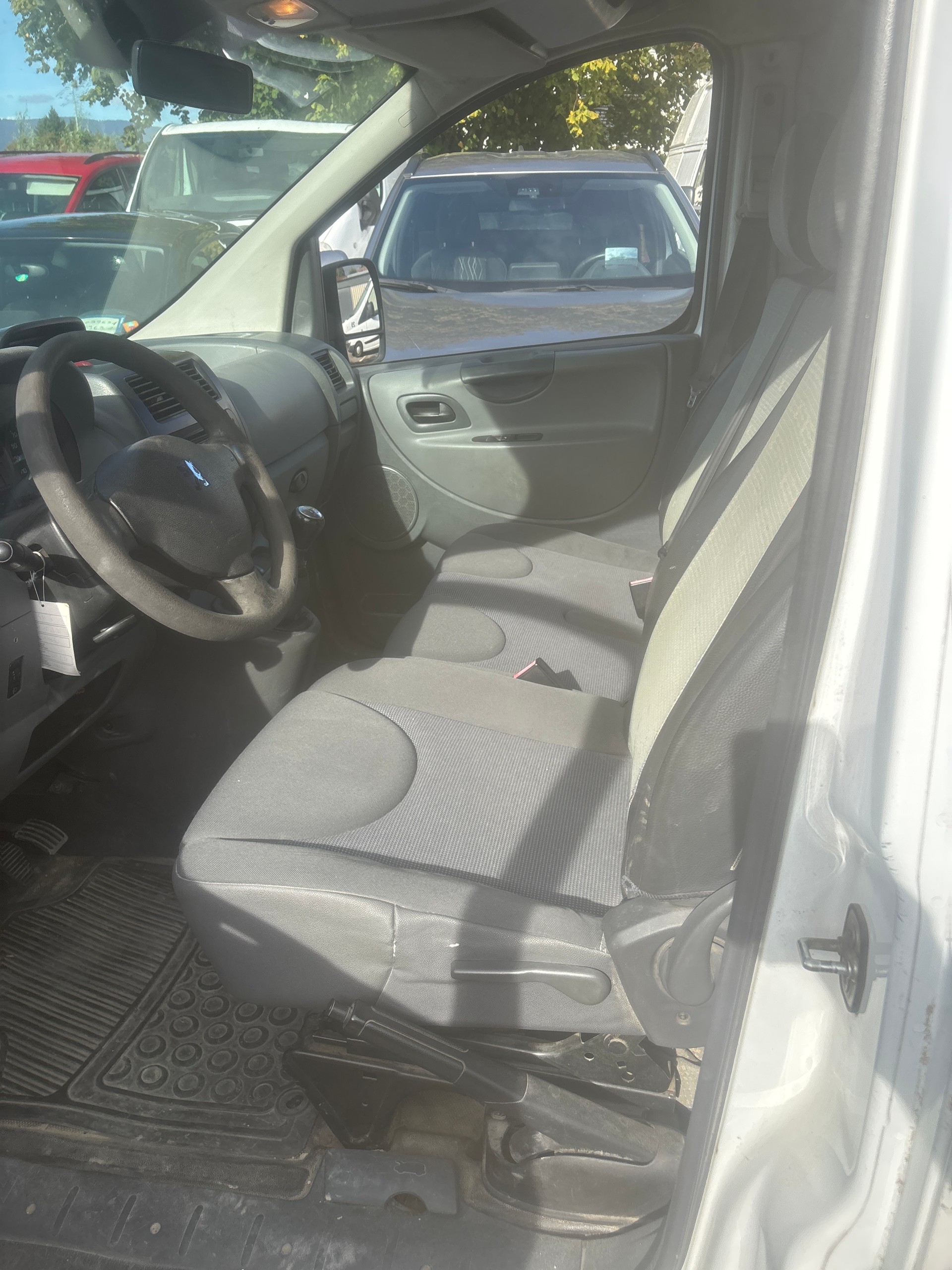 PEUGEOT Expert 1.6 HDi 227 L1H1-image-5