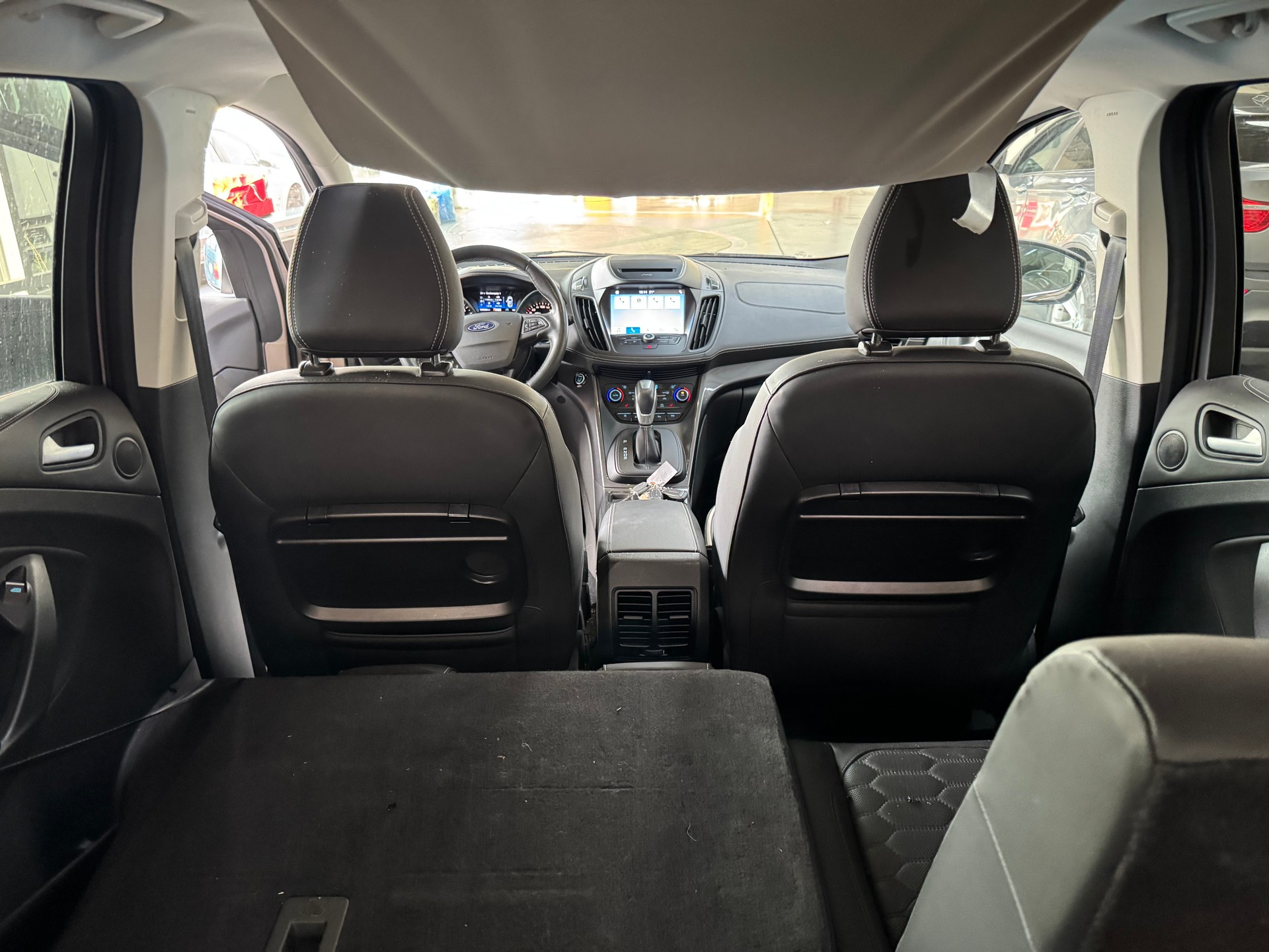 FORD Kuga 2.0 TDCi Vignale 4WD PowerShift-image-17