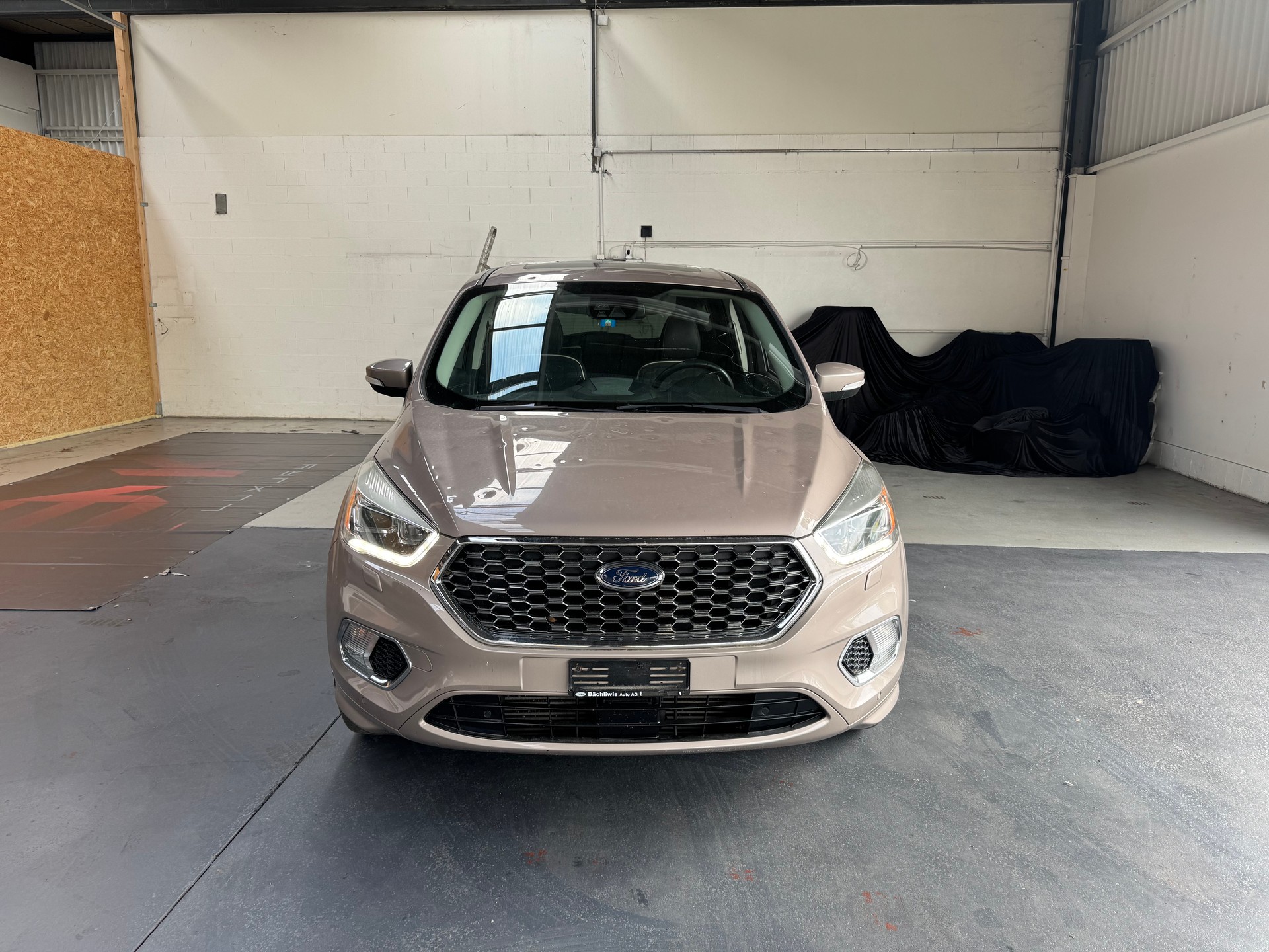 FORD Kuga 2.0 TDCi Vignale 4WD PowerShift-image-10