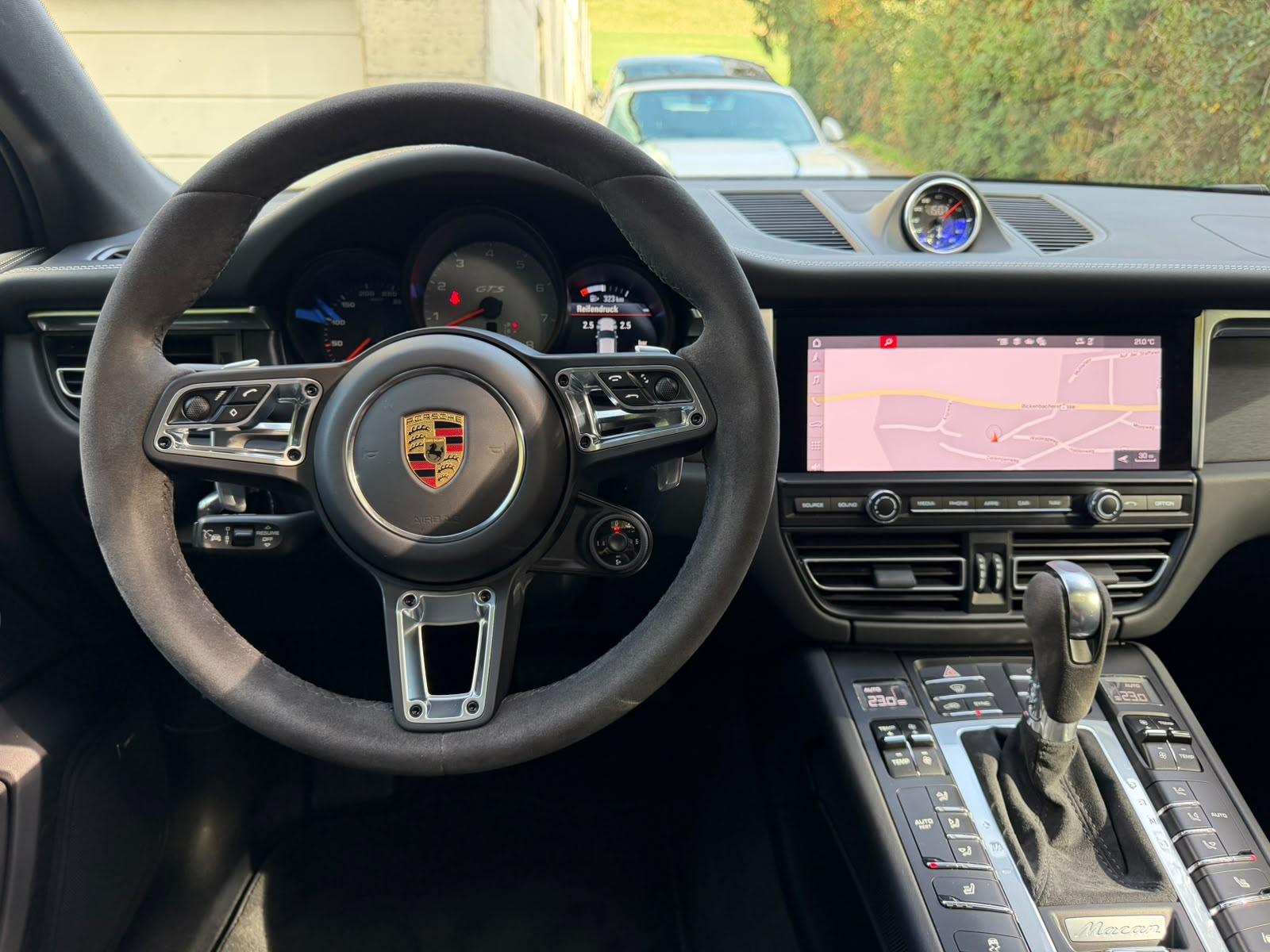PORSCHE Macan GTS PDK-image-13