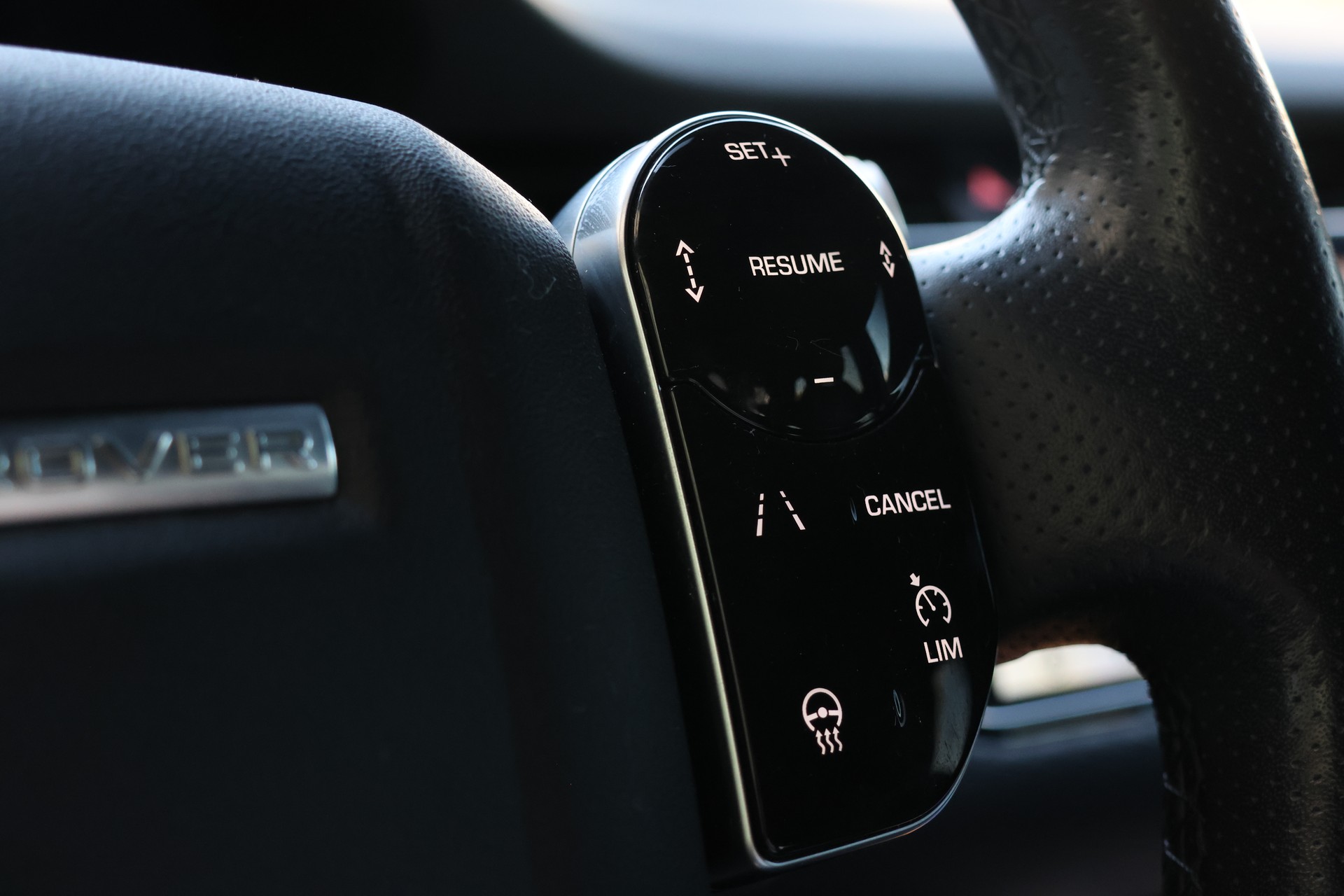 LAND ROVER Range Rover Evoque R-Dynamic P 250 S AT9-image-14