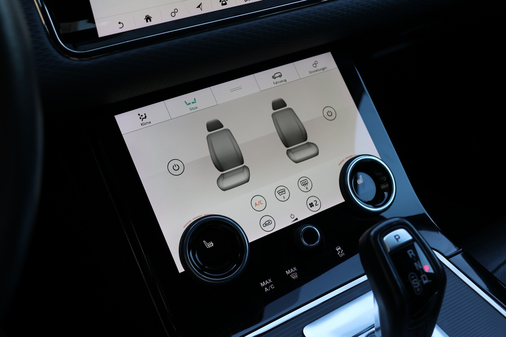 LAND ROVER Range Rover Evoque R-Dynamic P 250 S AT9-image-16