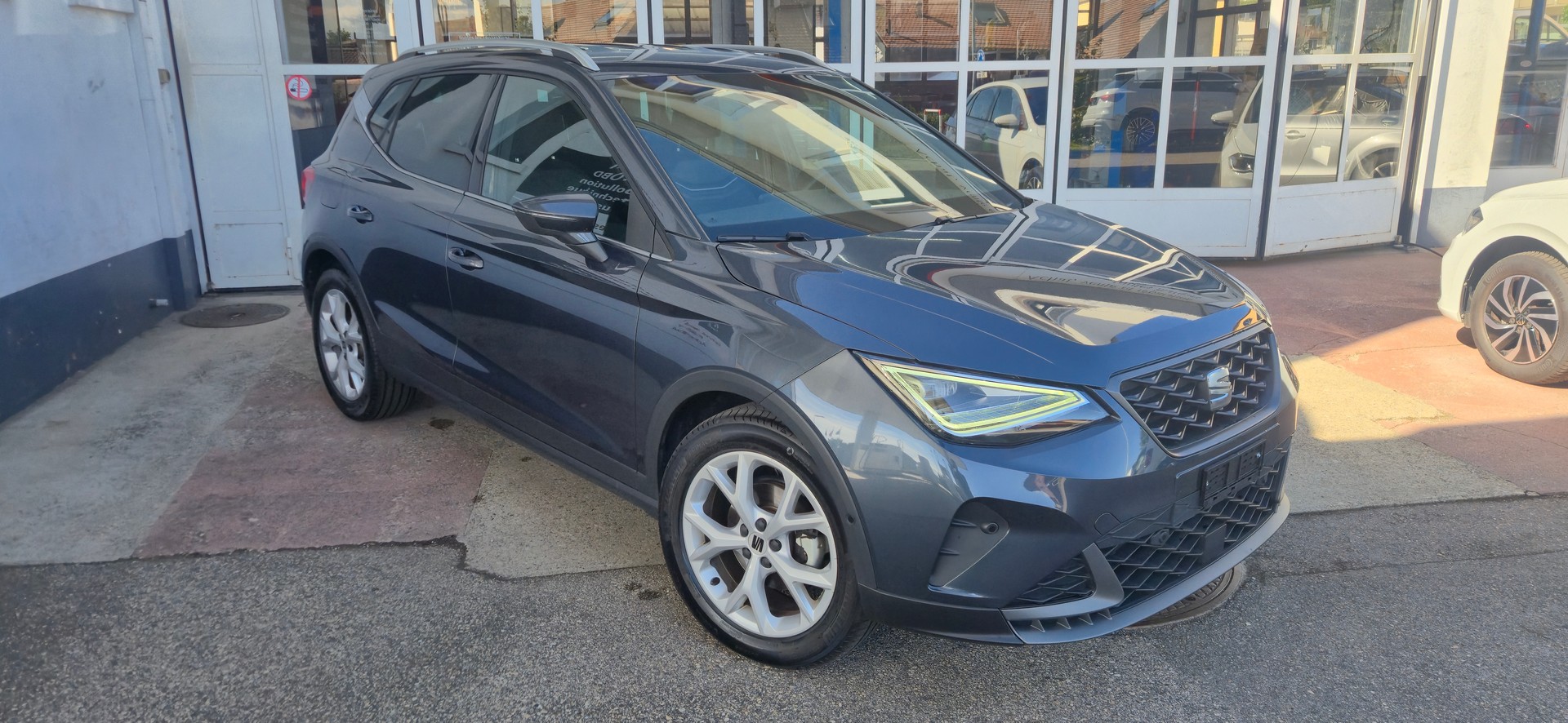 SEAT Arona 1.5 Eco TSI FR DSG-image-2