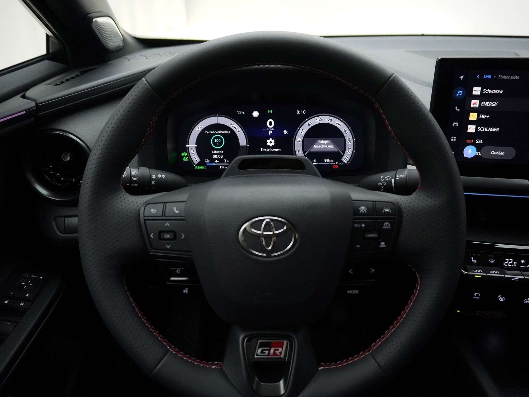 TOYOTA C-HR 2.0 PHEV GR Sport Premiere ** Head-Up Display **-image-10