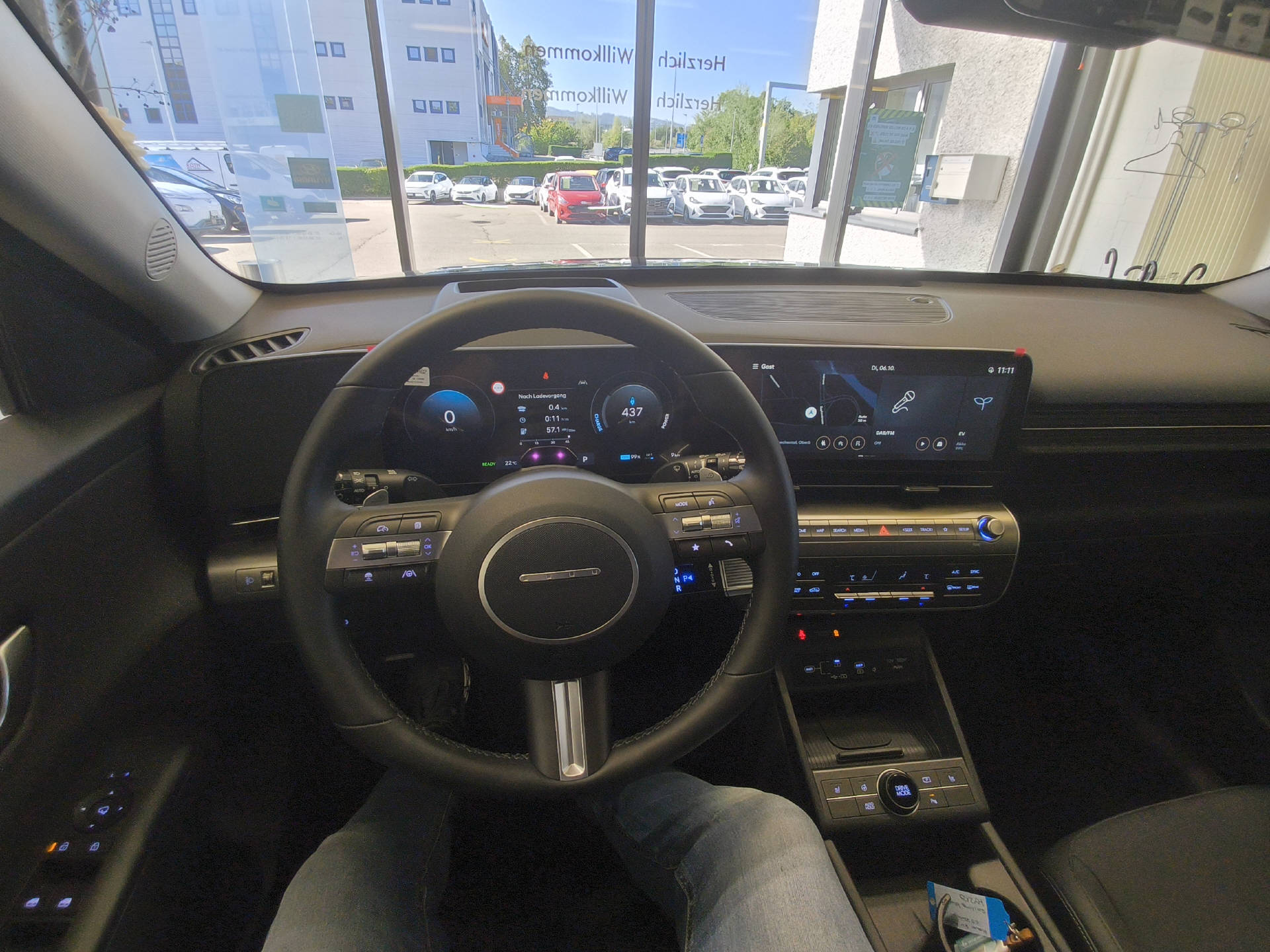HYUNDAI Kona 65,4 kWh Electric Amplia-image-23