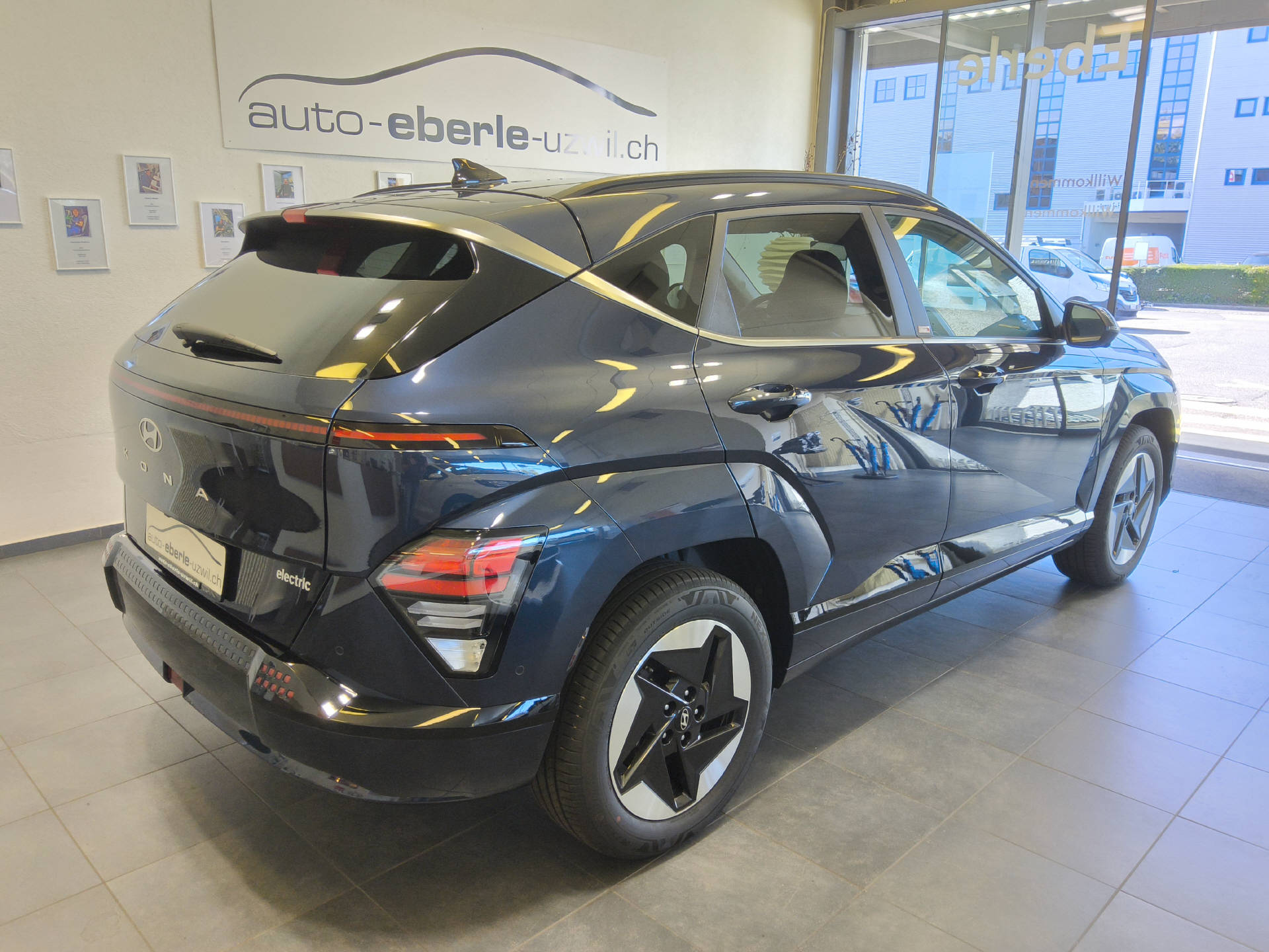 HYUNDAI Kona 65,4 kWh Electric Amplia-image-6
