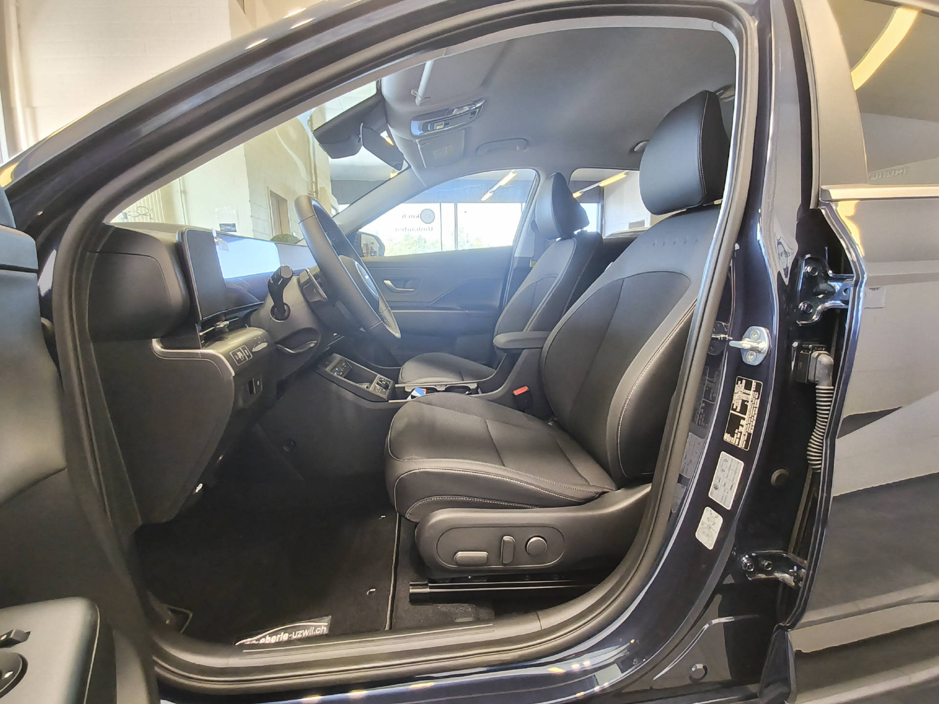 HYUNDAI Kona 65,4 kWh Electric Amplia-image-17