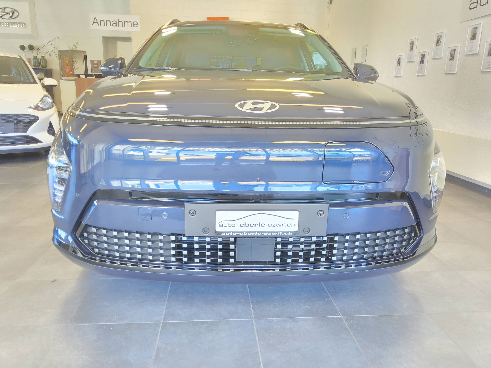 HYUNDAI Kona 65,4 kWh Electric Amplia-image-2