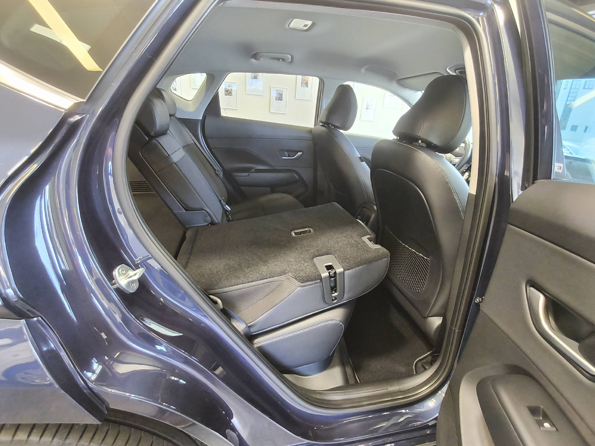 HYUNDAI Kona 65,4 kWh Electric Amplia-image-15