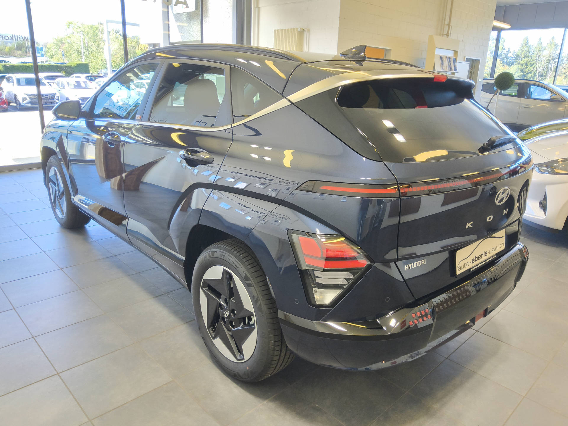 HYUNDAI Kona 65,4 kWh Electric Amplia-image-4