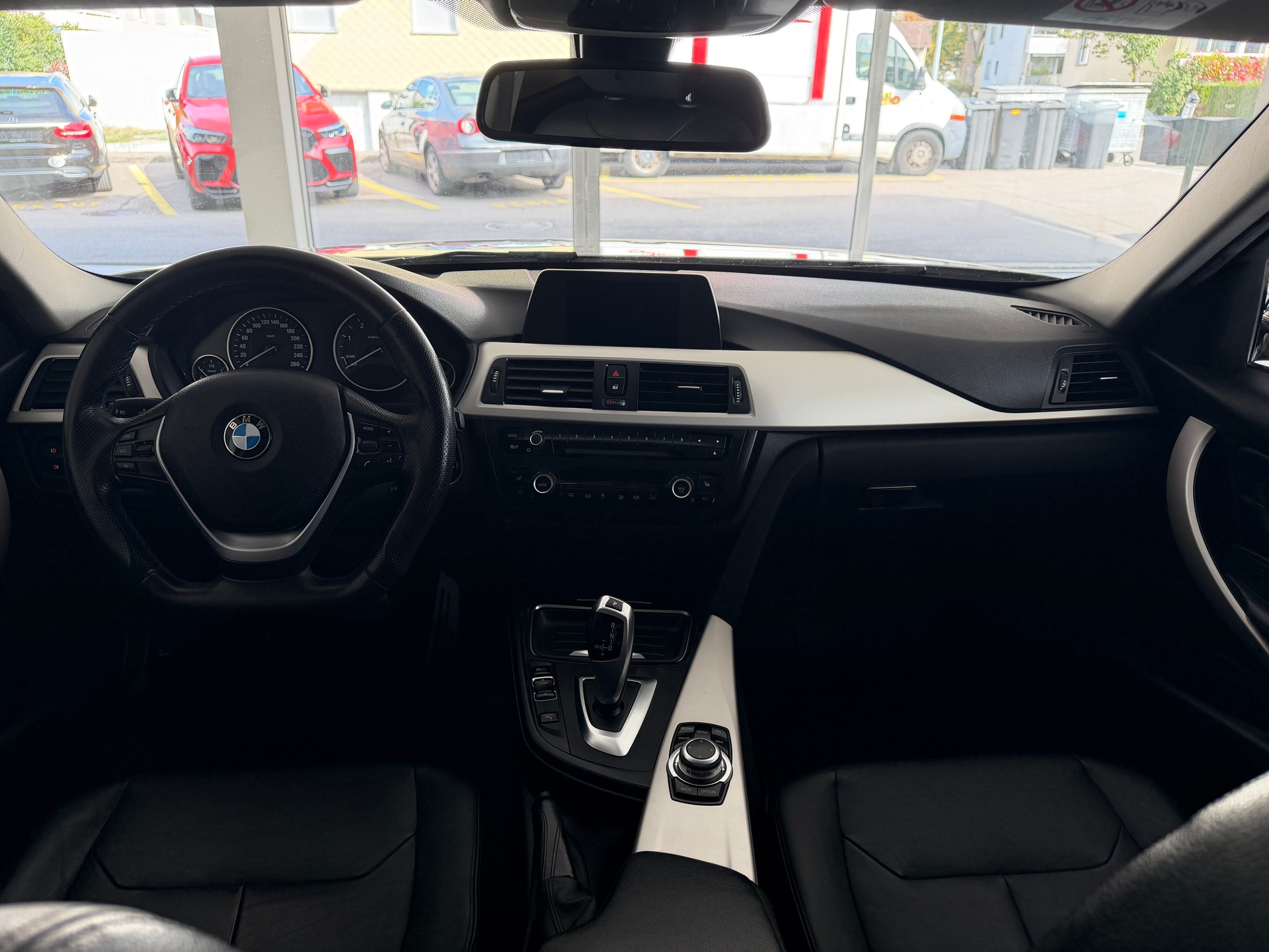 BMW 320d Sport Line Steptronic-image-19