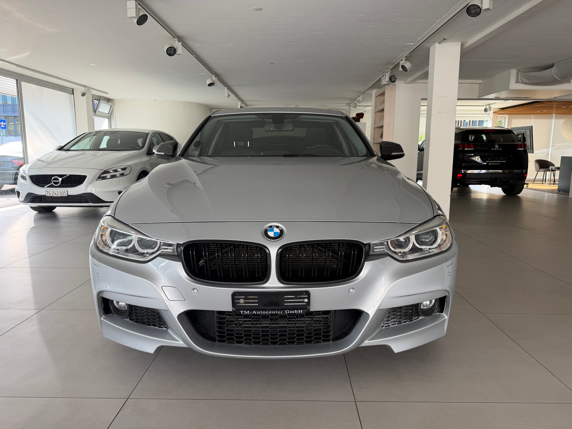 BMW 320d Sport Line Steptronic-image-2