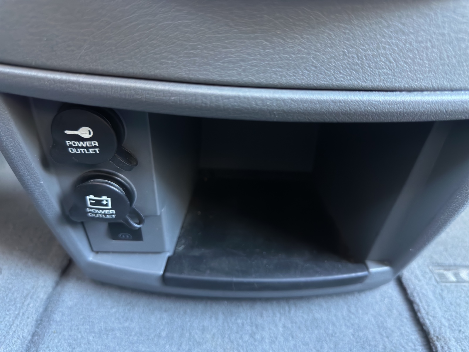 CHRYSLER TOWN COUNTRY 3.7 Benzin-image-28
