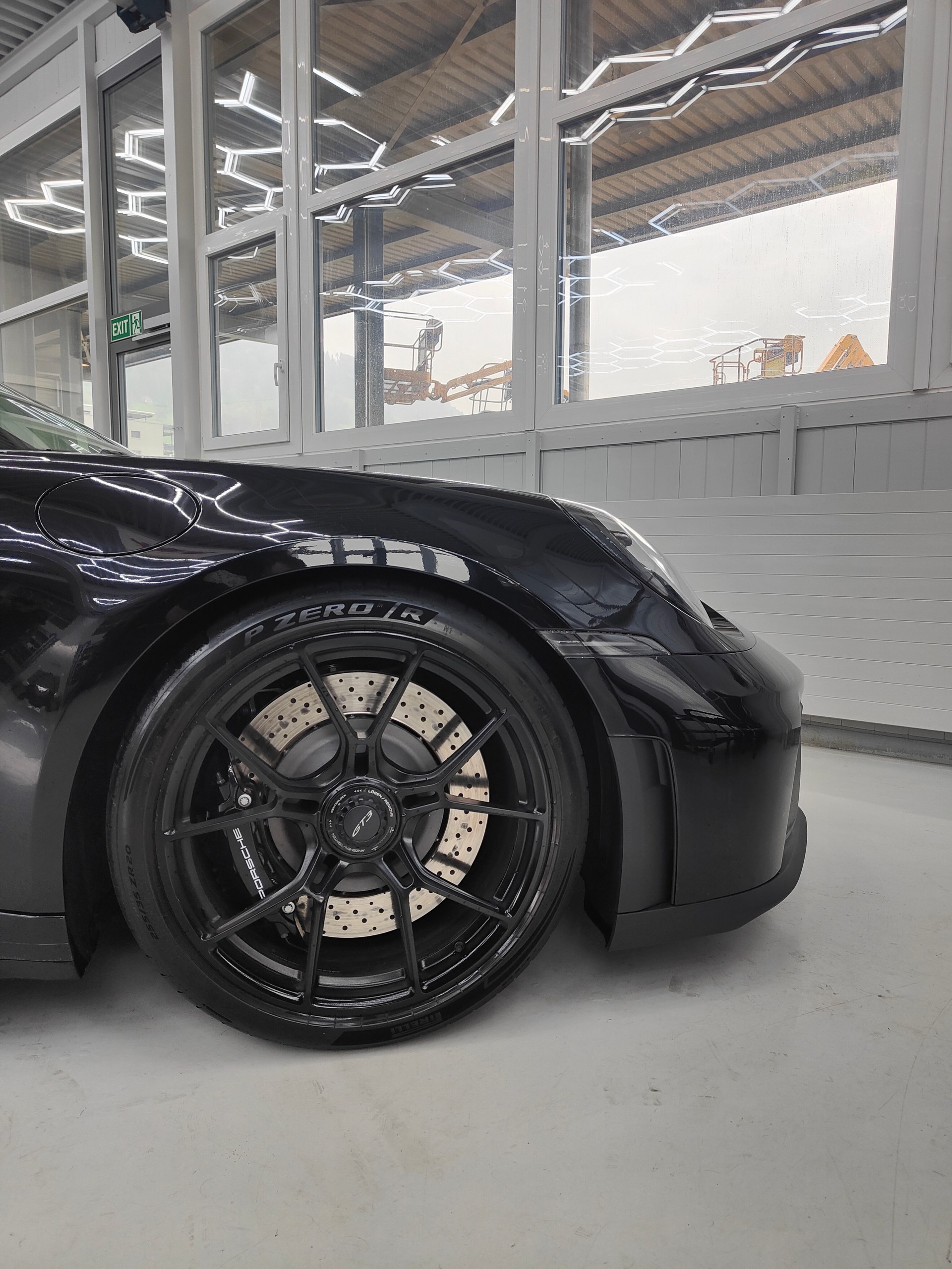 PORSCHE GT3-image-9
