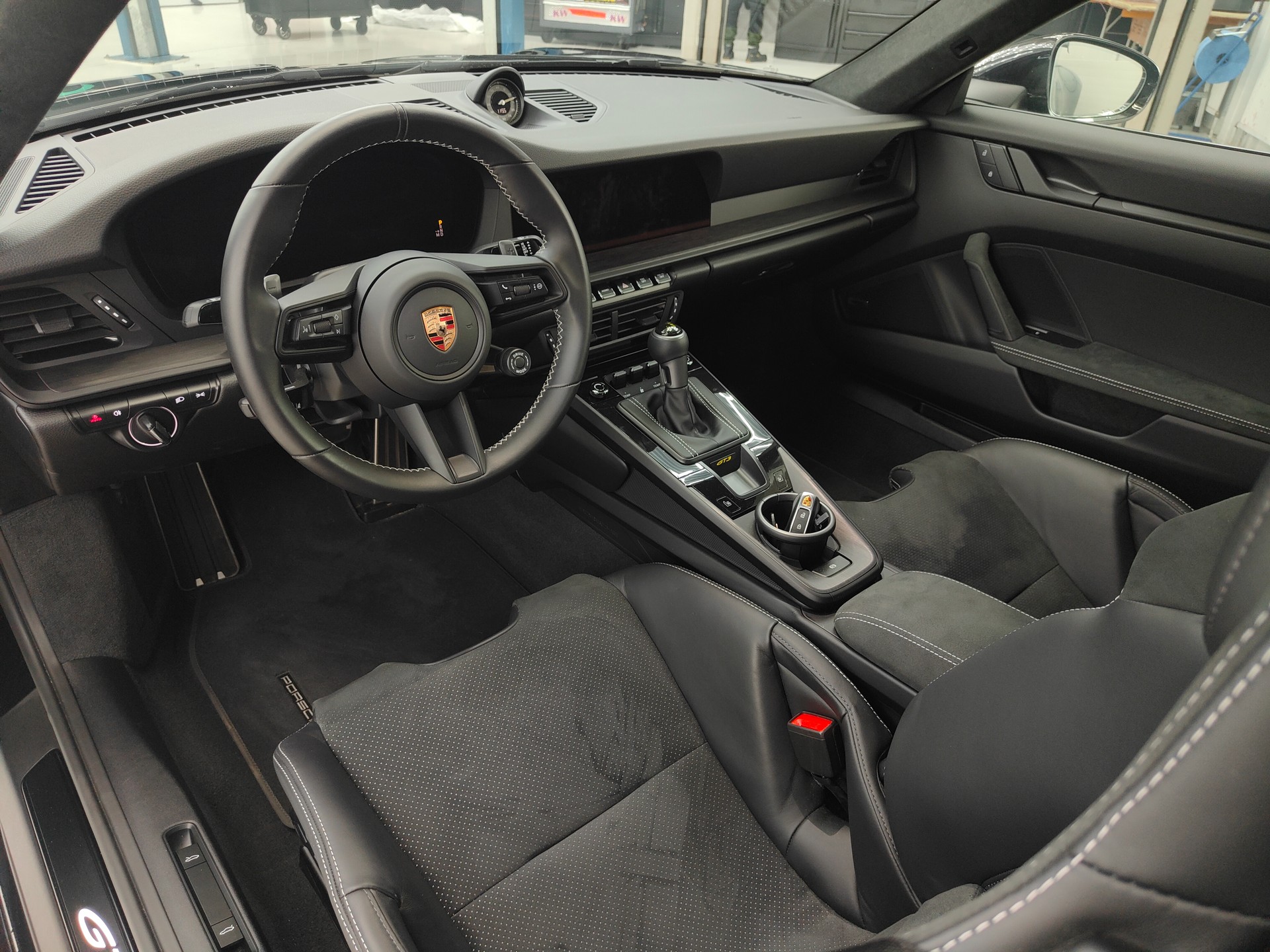 PORSCHE GT3-image-15