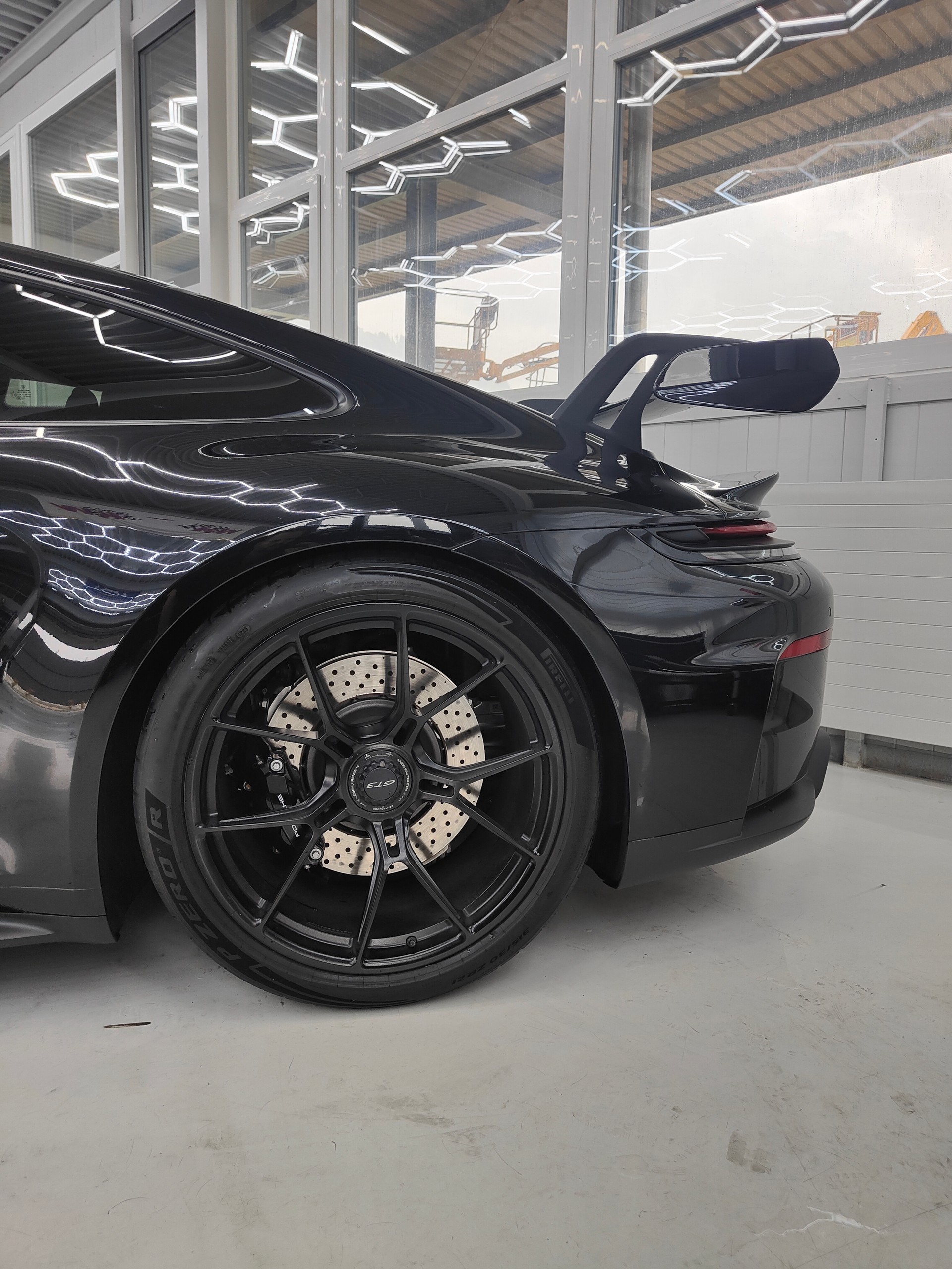 PORSCHE GT3-image-10