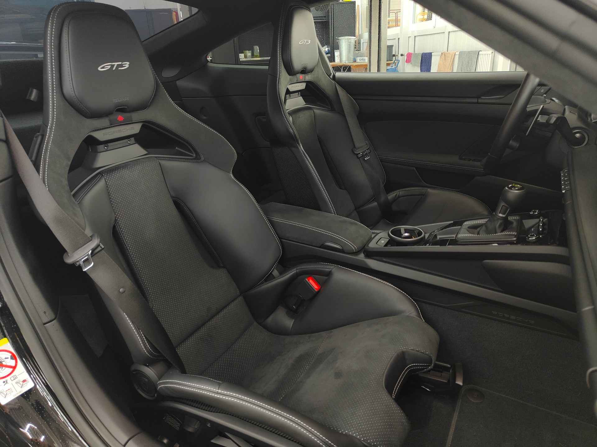 PORSCHE GT3-image-11