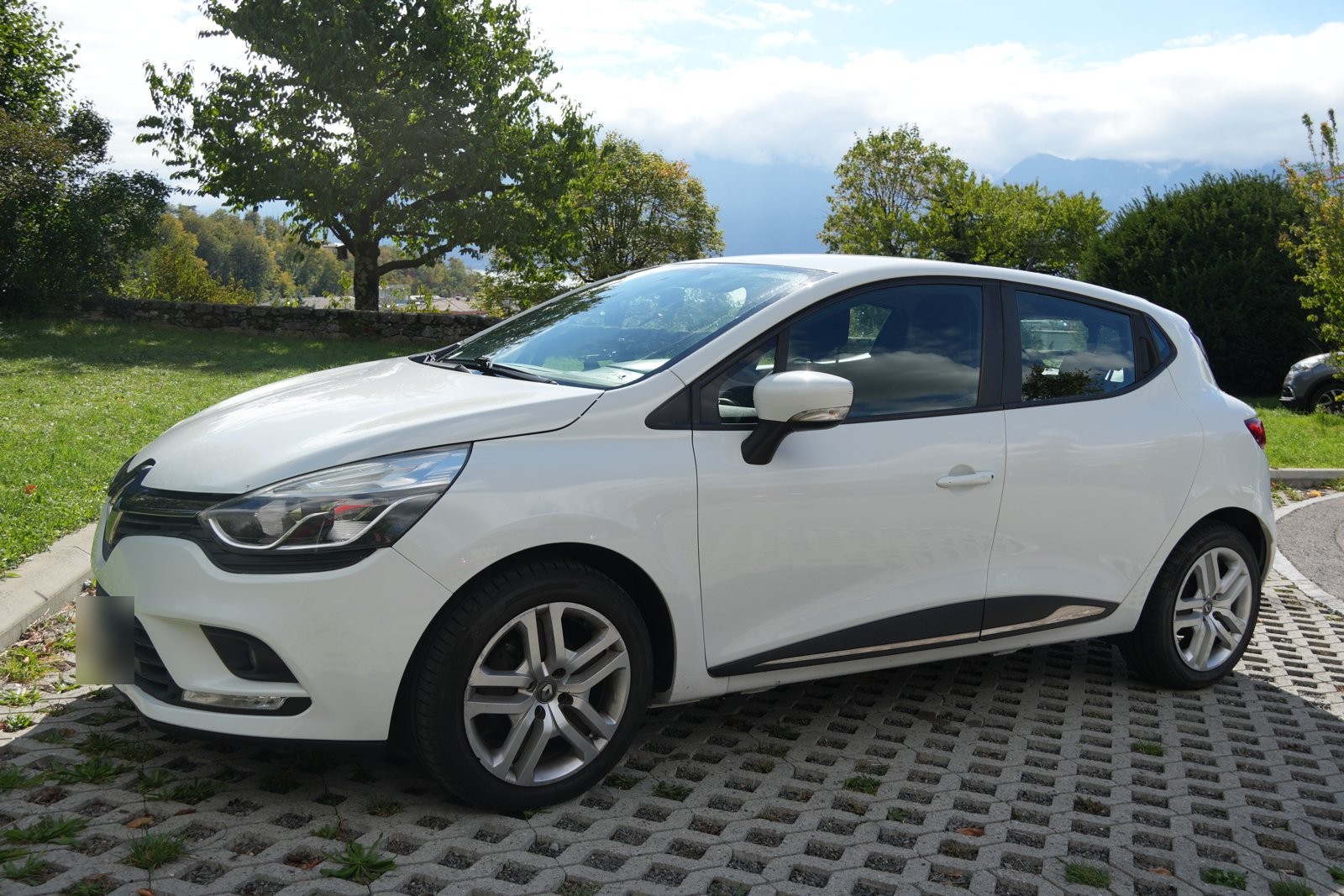 RENAULT CLIO IV 1.5 dCi Zen S/S-image-0