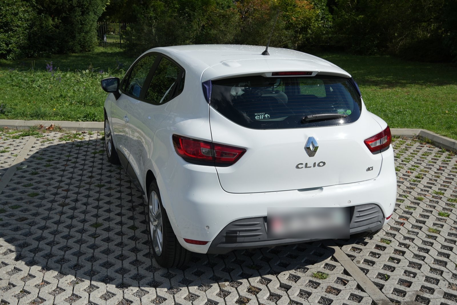 RENAULT CLIO IV 1.5 dCi Zen S/S-image-2