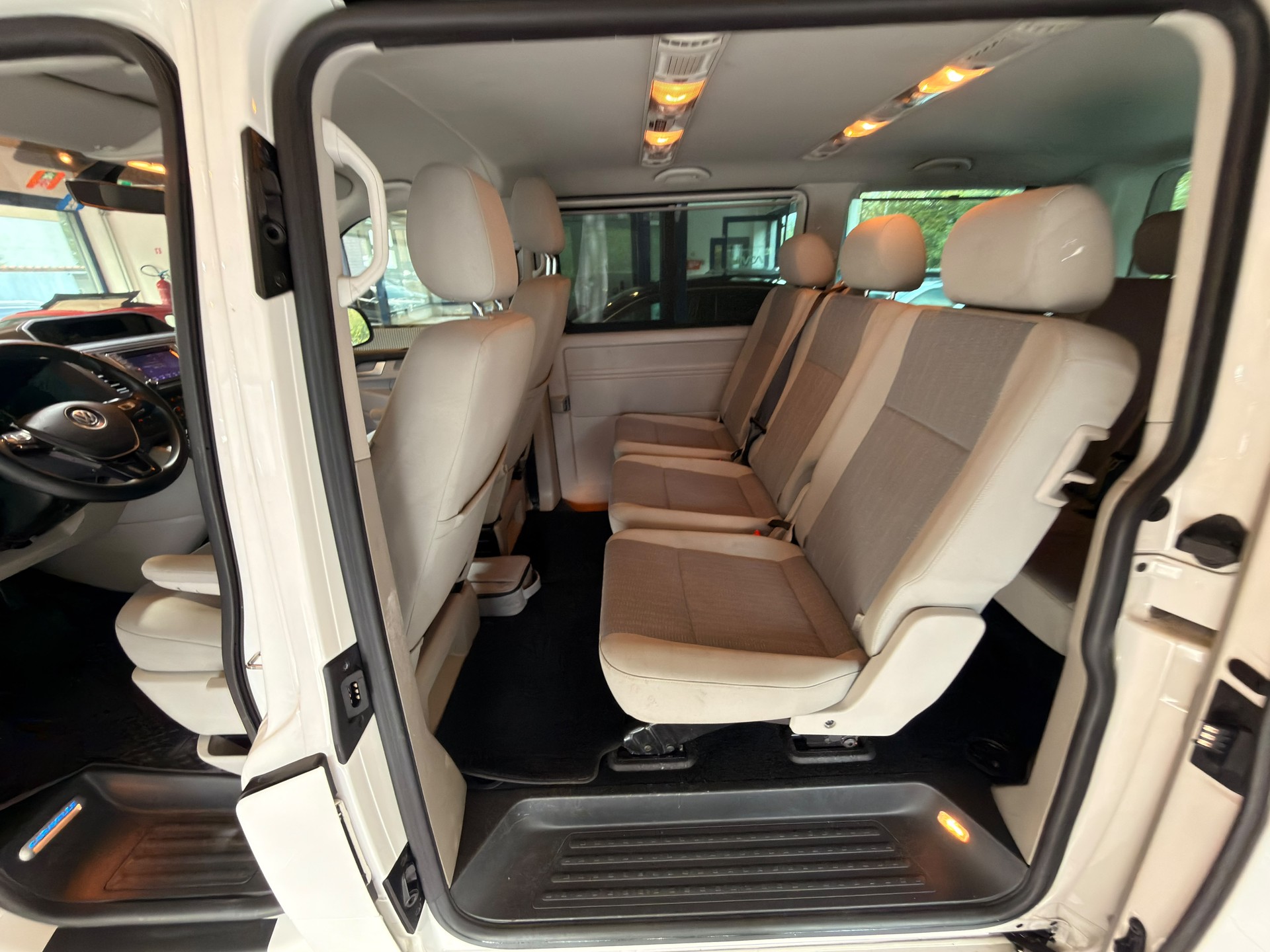 VW T6 Caravelle 2.0 Bi-TDI Comfortline 4Motion-image-5