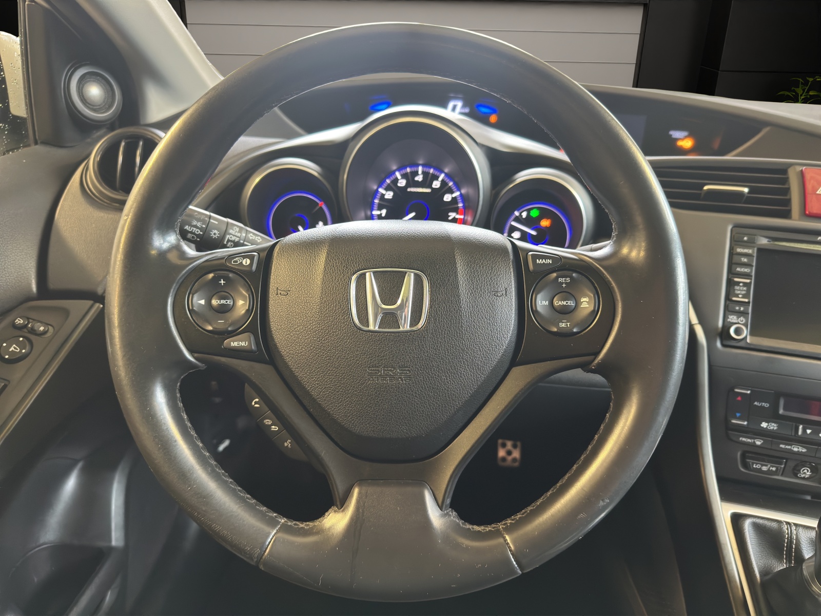 HONDA Civic 1.8i Executive-image-10