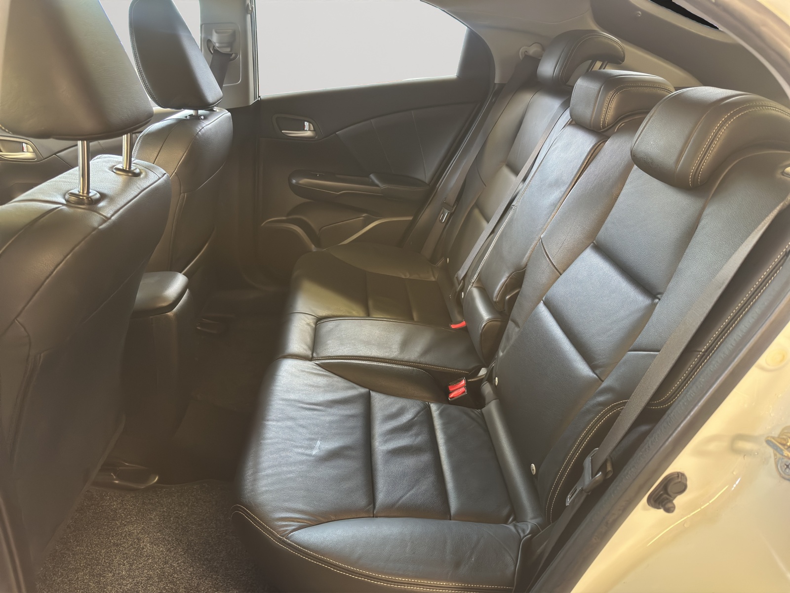 HONDA Civic 1.8i Executive-image-13