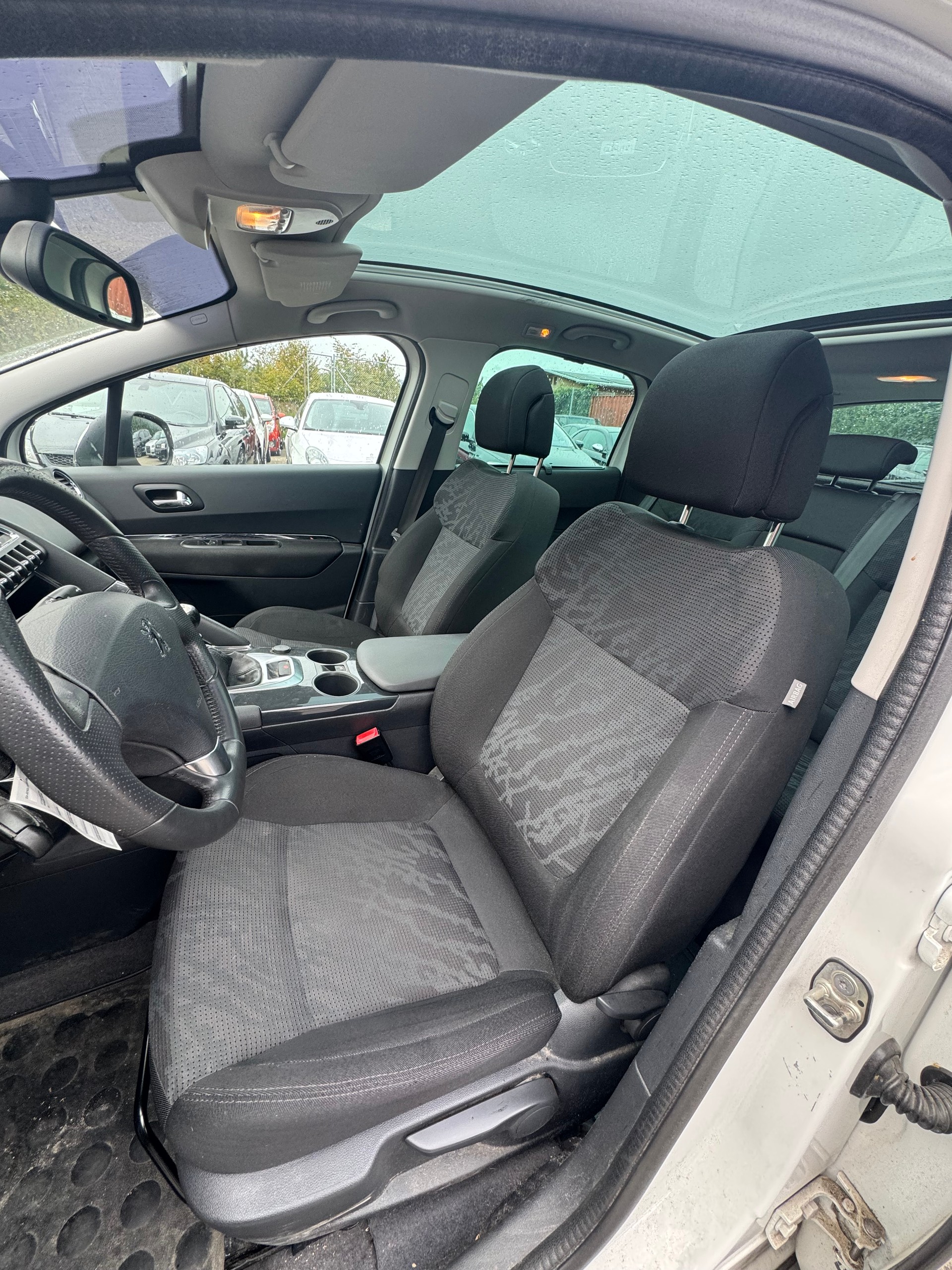 PEUGEOT 3008 1.6 16V T Platinum-image-7