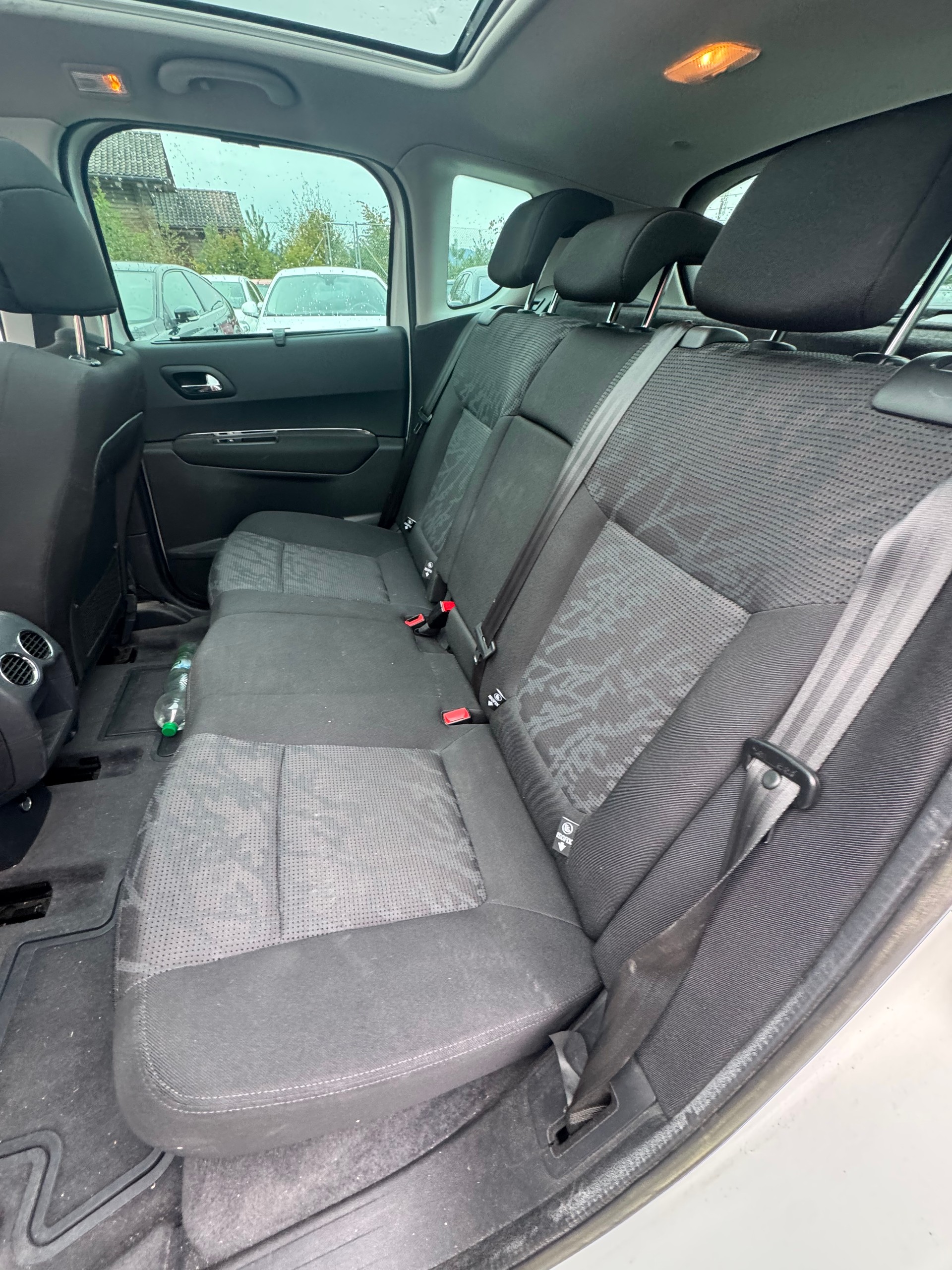PEUGEOT 3008 1.6 16V T Platinum-image-8