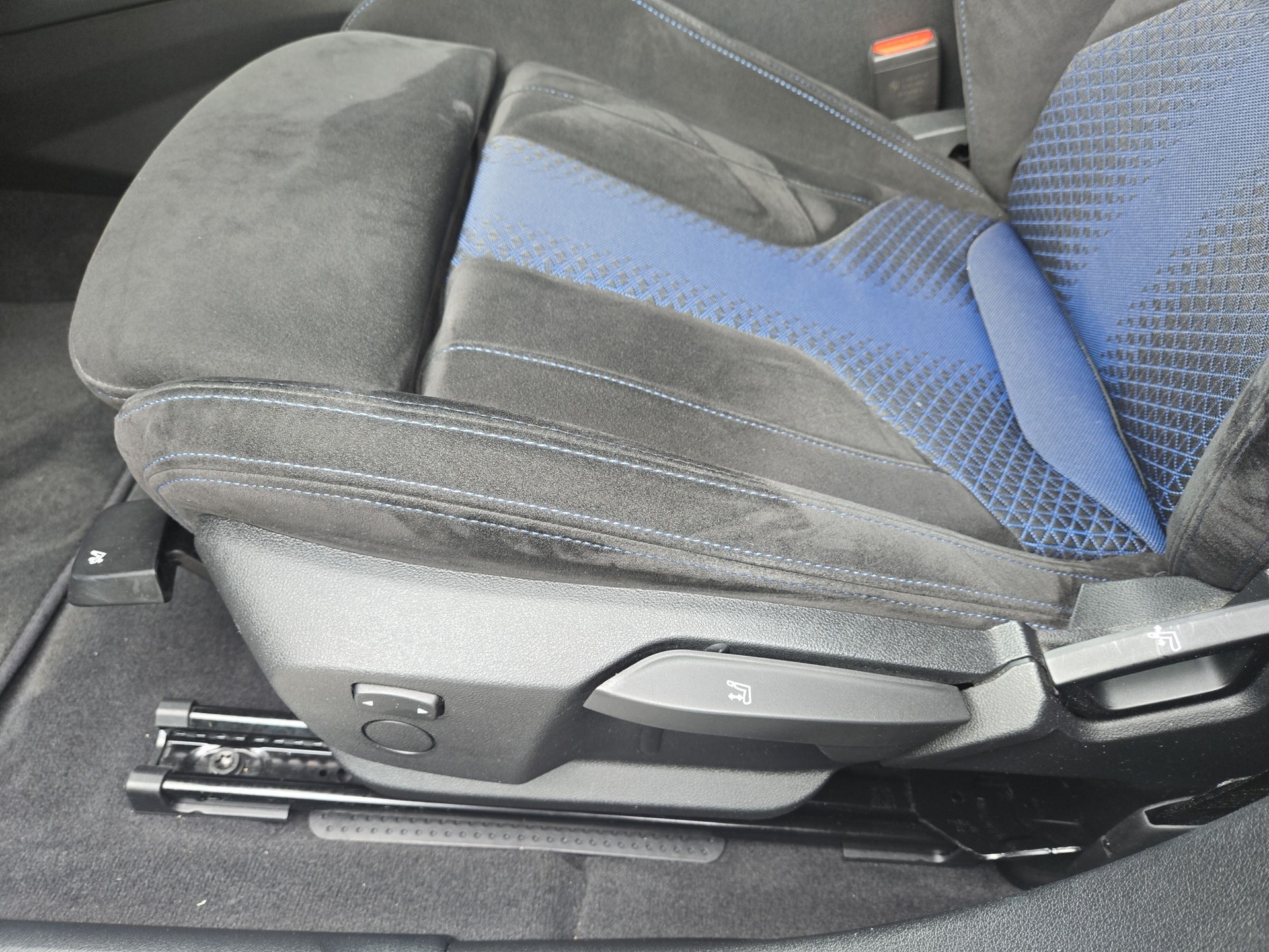 BMW 118i M Sport Steptronic-image-17