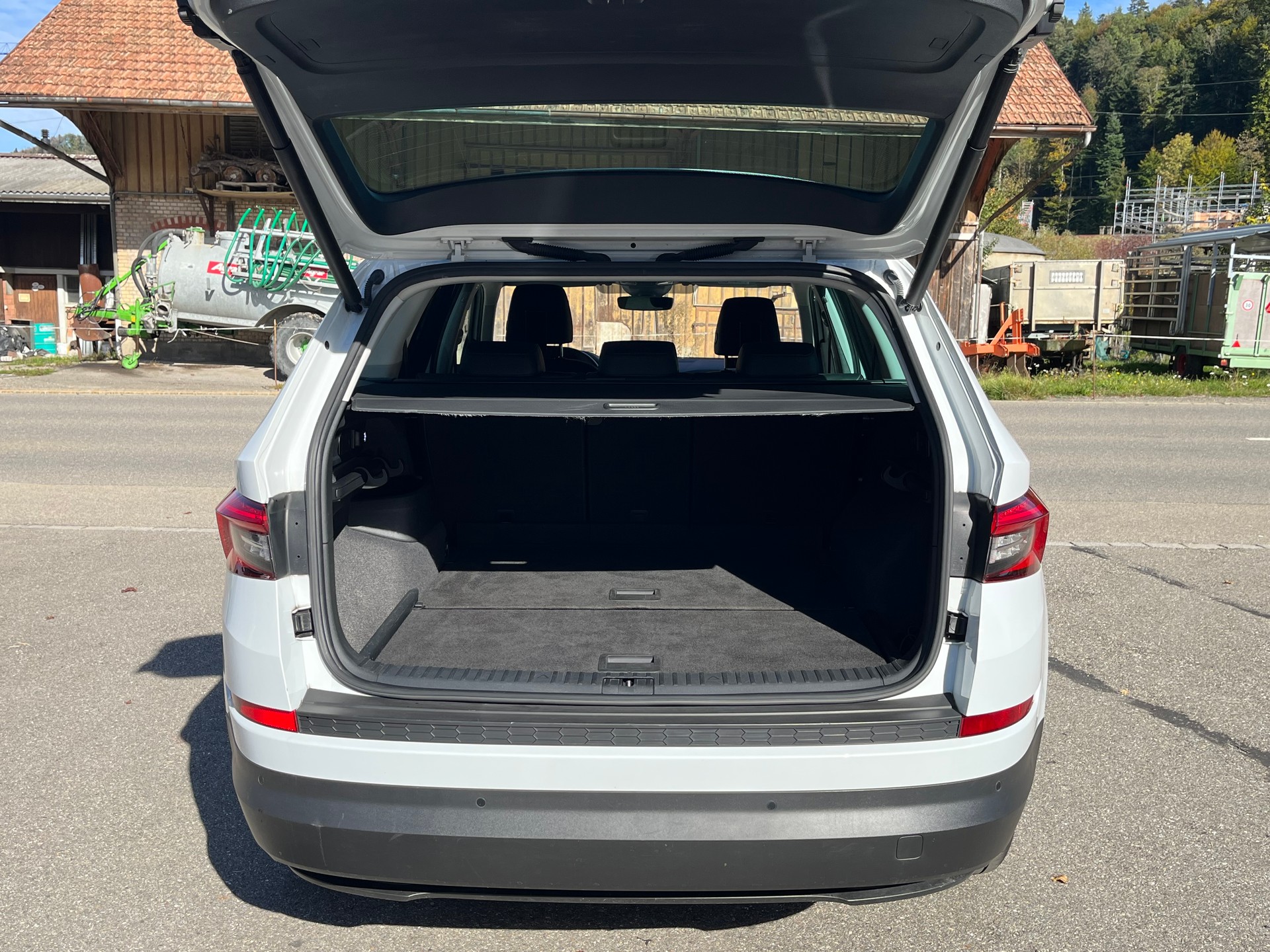 SKODA Kodiaq 2.0 TSI Style DSG 4x4 / Frisch ab MFK & Service / 1.Hand / Top Ausstattung / inkl. Garantie-image-4