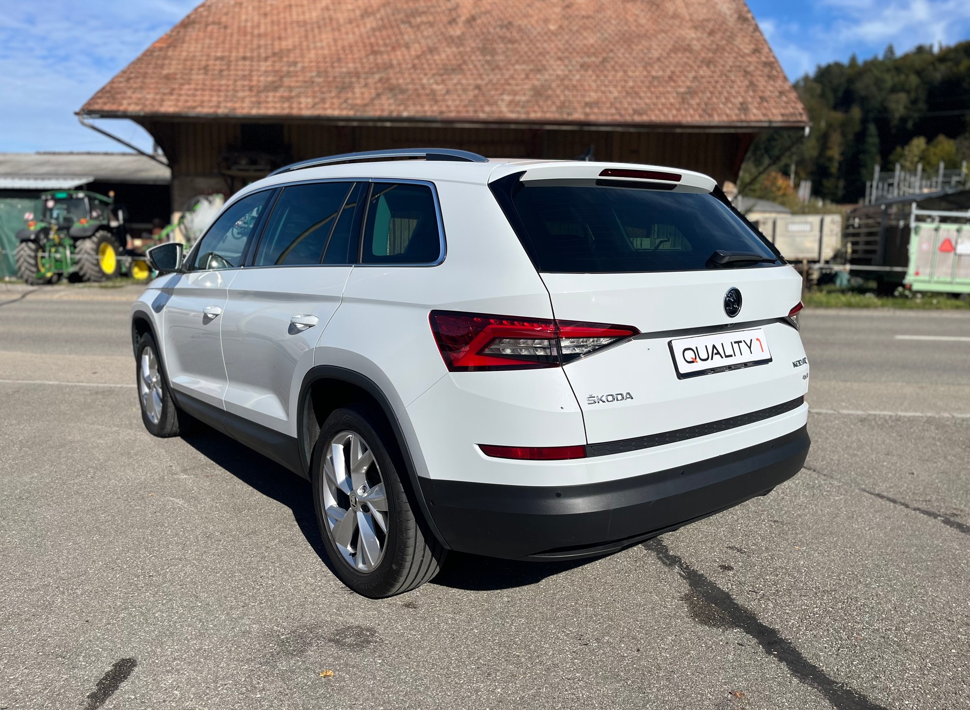 SKODA Kodiaq 2.0 TSI Style DSG 4x4 / Frisch ab MFK & Service / 1.Hand / Top Ausstattung / inkl. Garantie-image-2