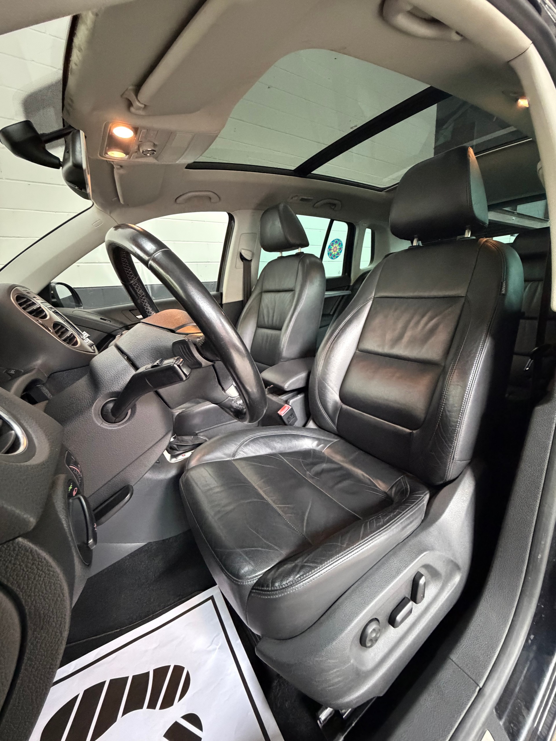 VW Tiguan 2.0 TSI Sport&Style Tiptronic //NEU AB MFK!-image-14