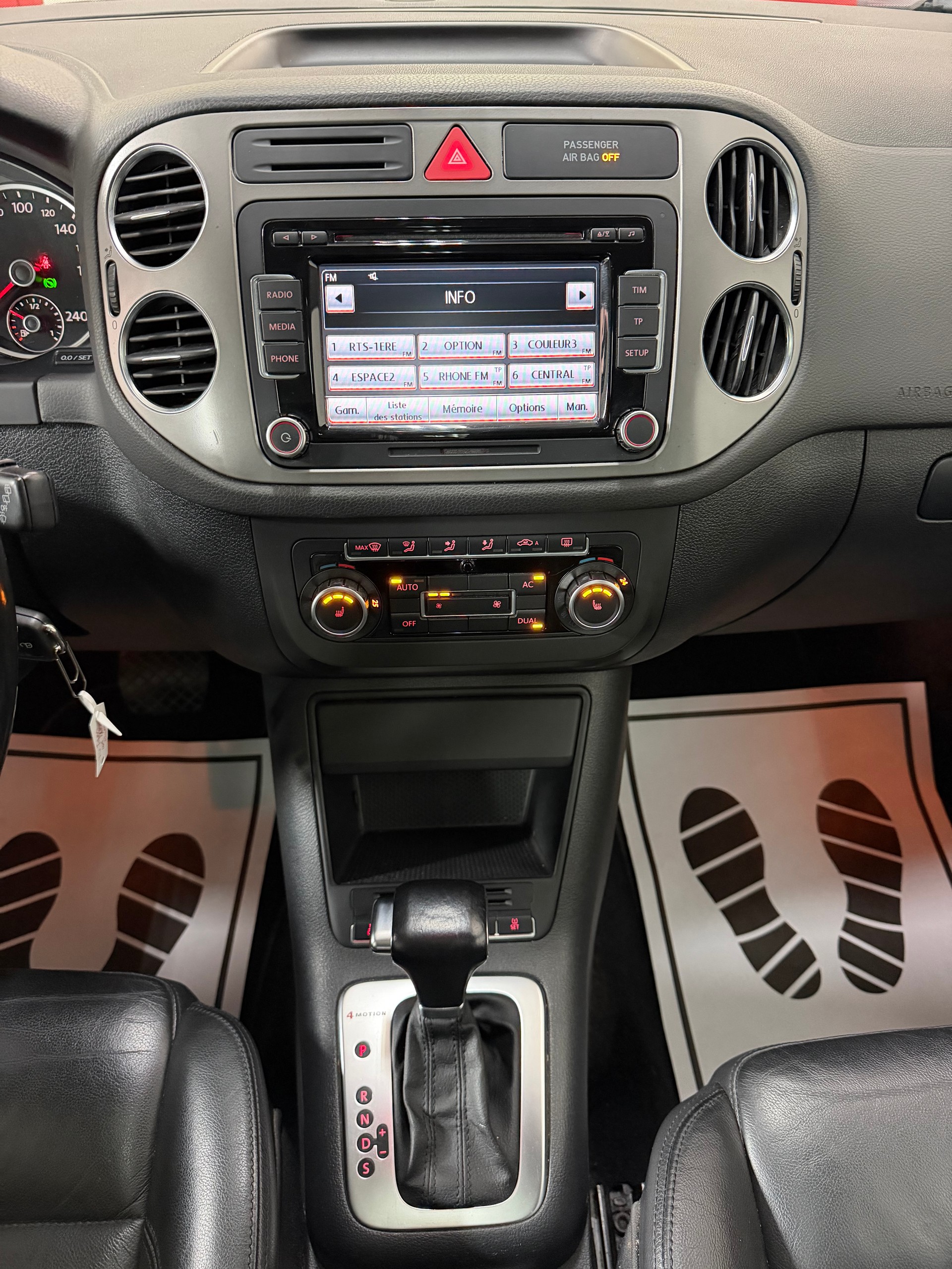 VW Tiguan 2.0 TSI Sport&Style Tiptronic //NEU AB MFK!-image-12