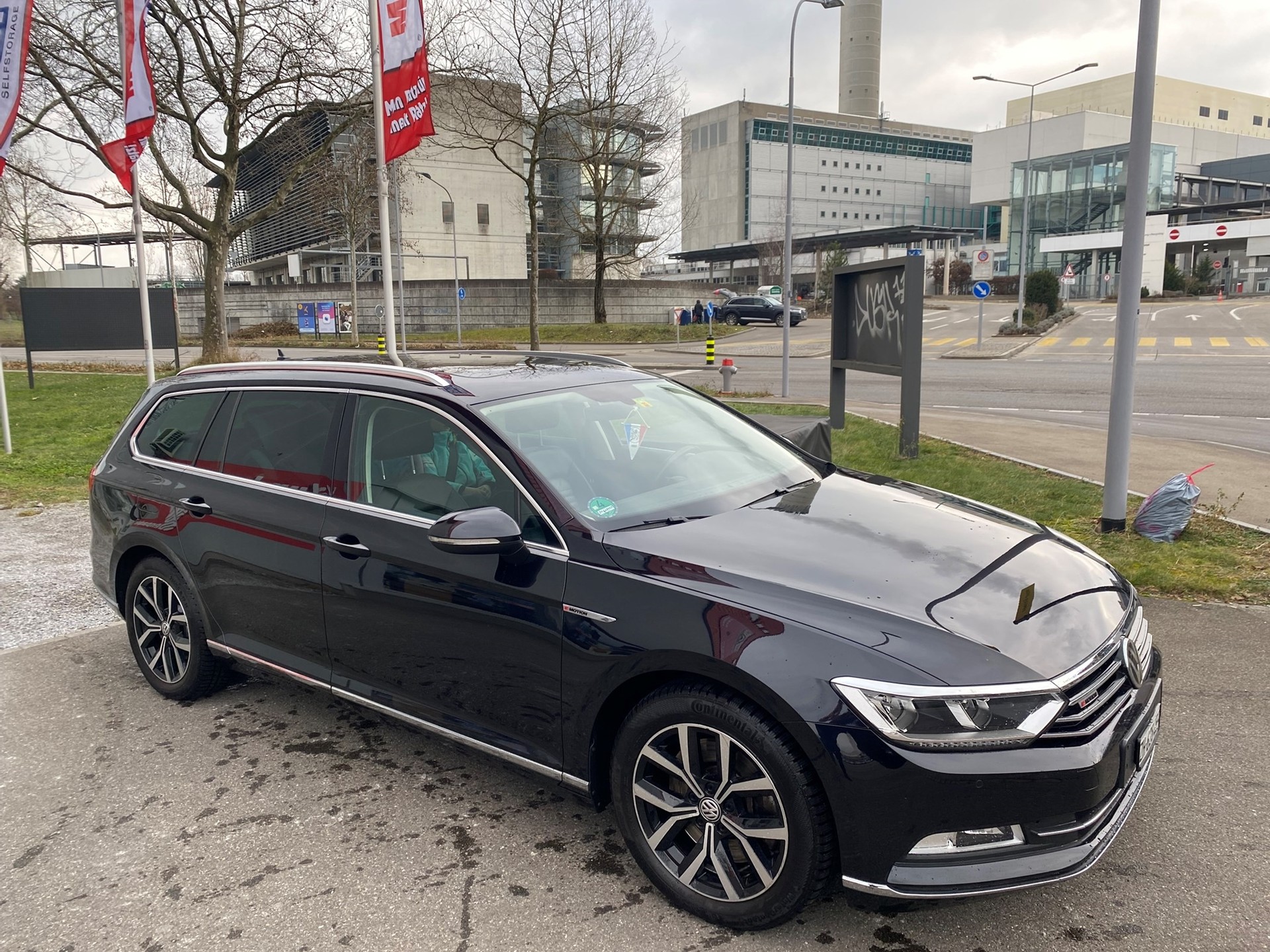 VW Passat Variant 2.0 TDI BMT High. DSG 4Motion-image-2
