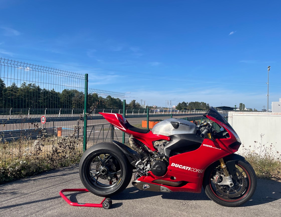 DUCATI Panigale 1199-image-1