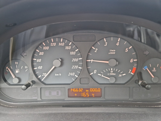 BMW 318Ci-image-9