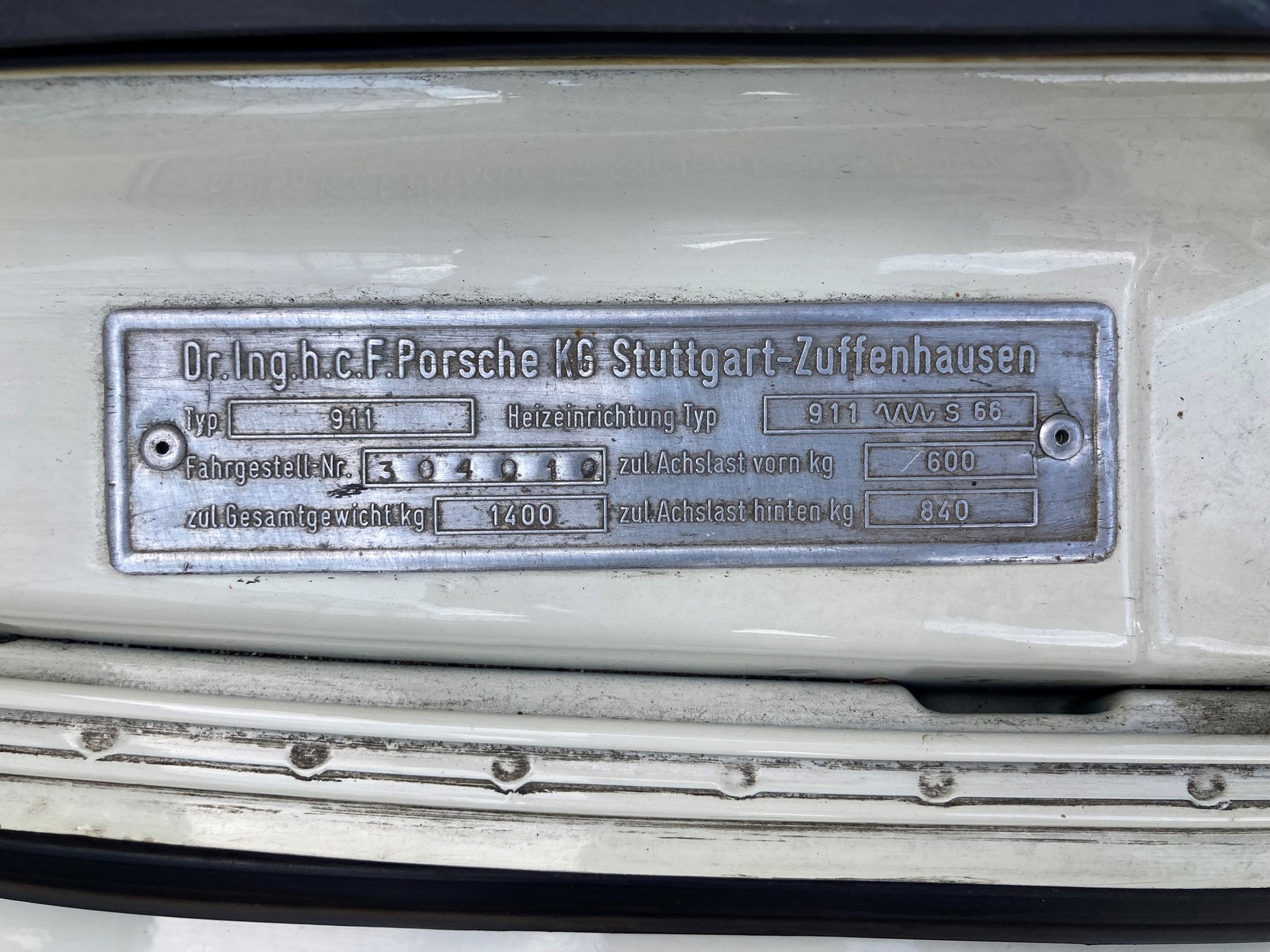 PORSCHE 911-image-8