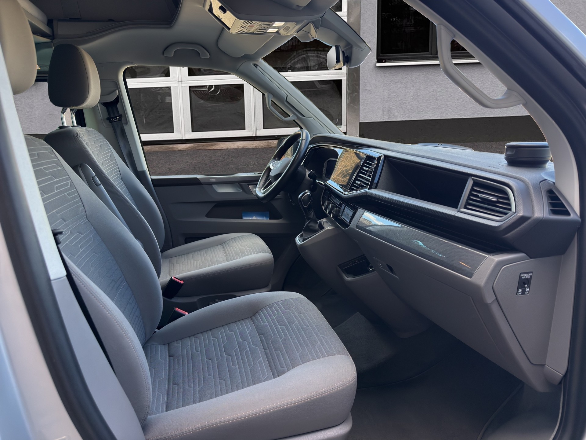 VW T6.1 California 2.0 TDI Ocean Edition Liberty DSG-image-15
