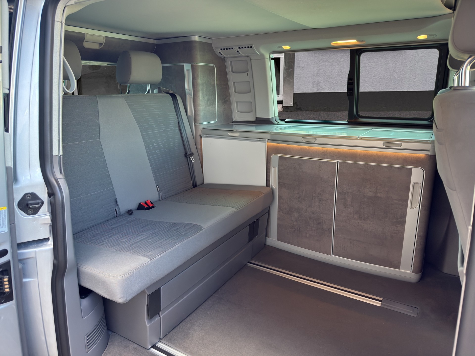 VW T6.1 California 2.0 TDI Ocean Edition Liberty DSG-image-17